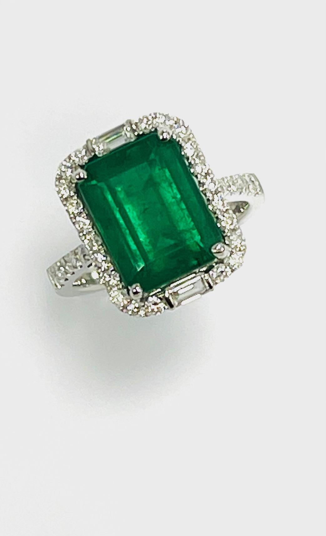 Modern 4.72 Carat Emerald Diamond Cocktail Ring For Sale