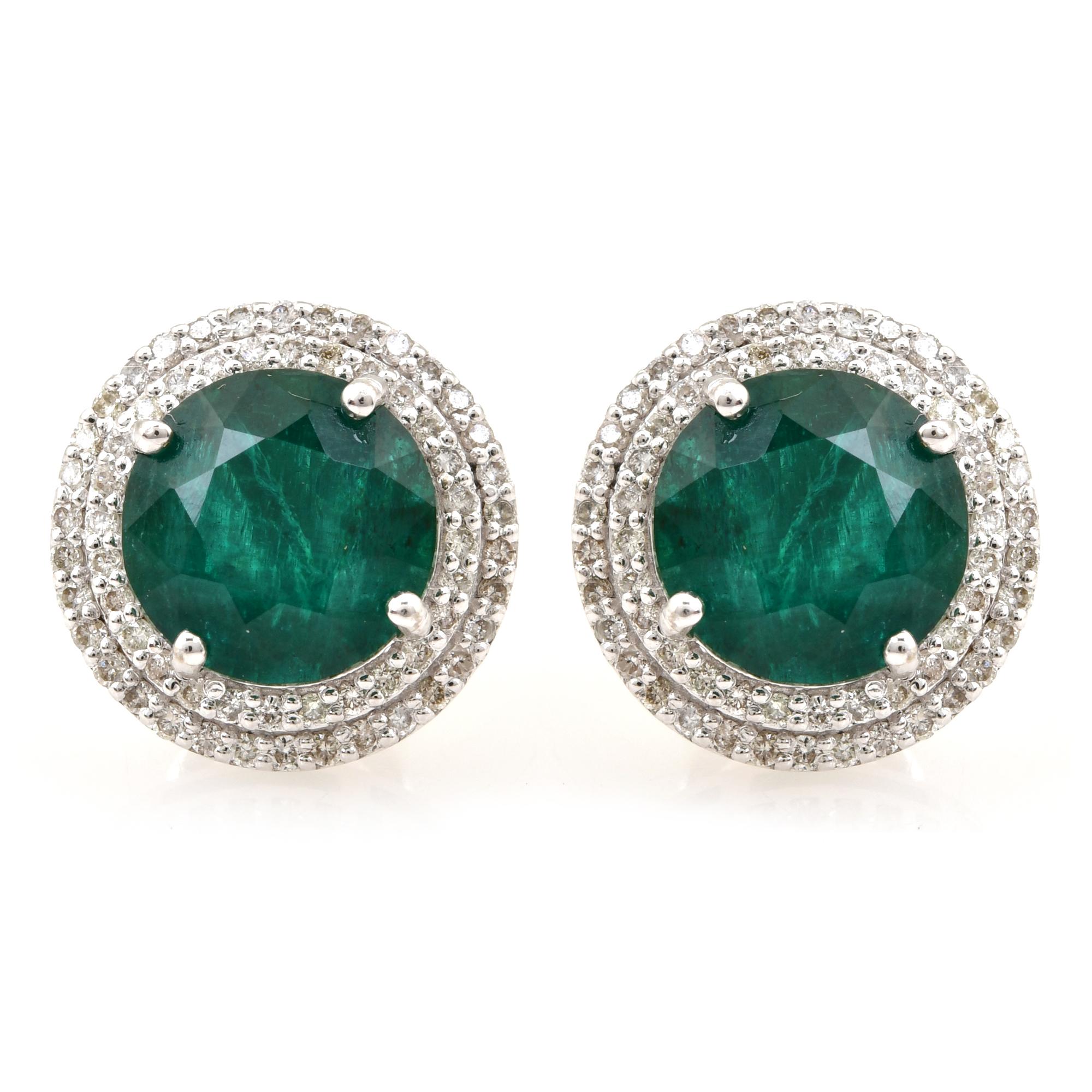 4.72 Carat Emerald Gemstone Stud Earrings 0.52 ct Diamond Pave 18k White Gold In New Condition For Sale In Diera, Dubai