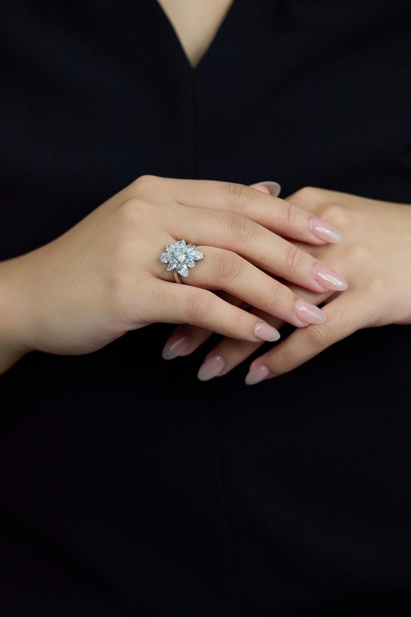 Anillo de racimo floral de diamantes talla mixta de 4,72 quilates en platino Corte mixto en venta