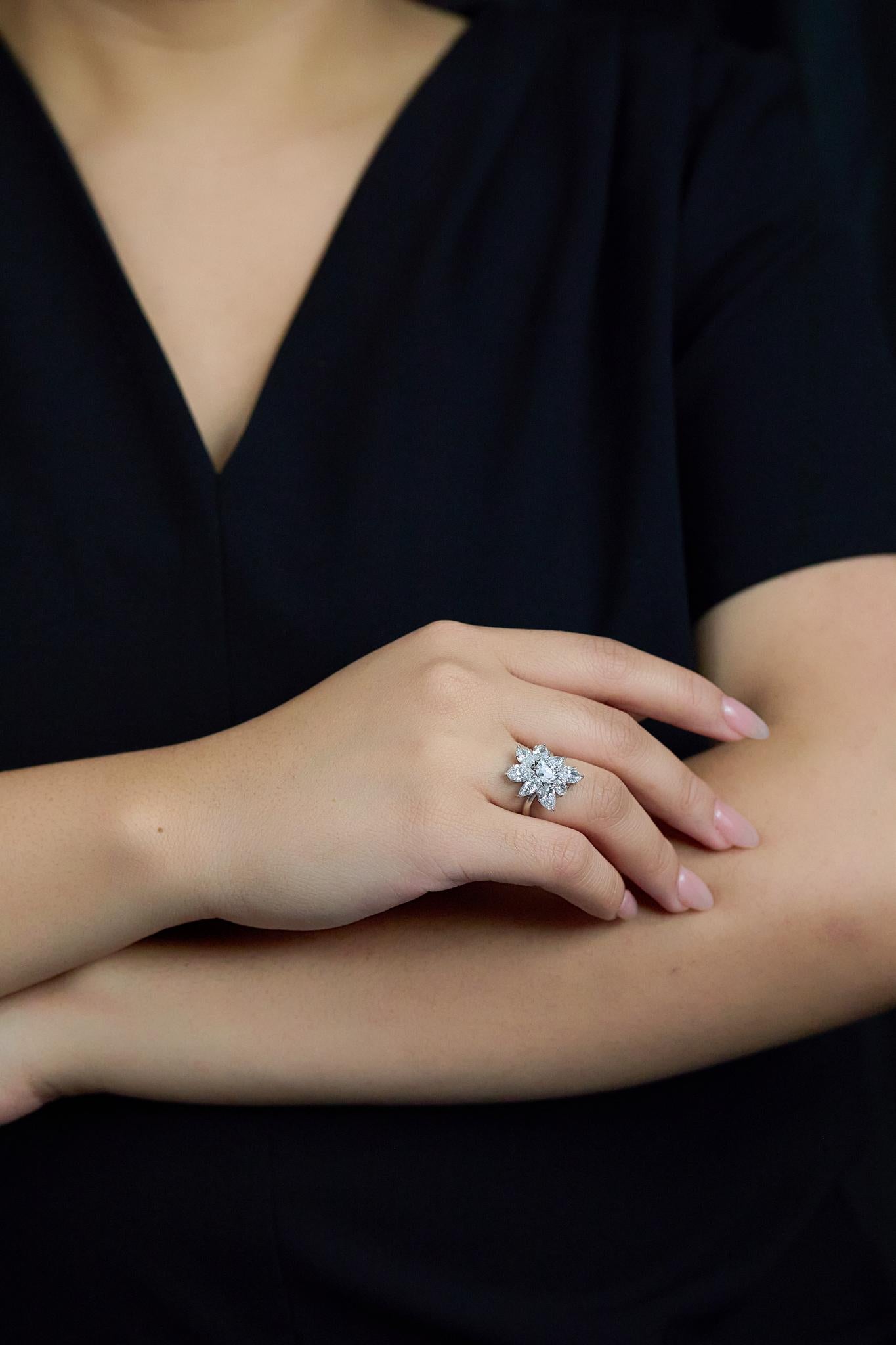 Anillo de racimo floral de diamantes talla mixta de 4,72 quilates en platino en Nuevo estado para la venta en New York, NY