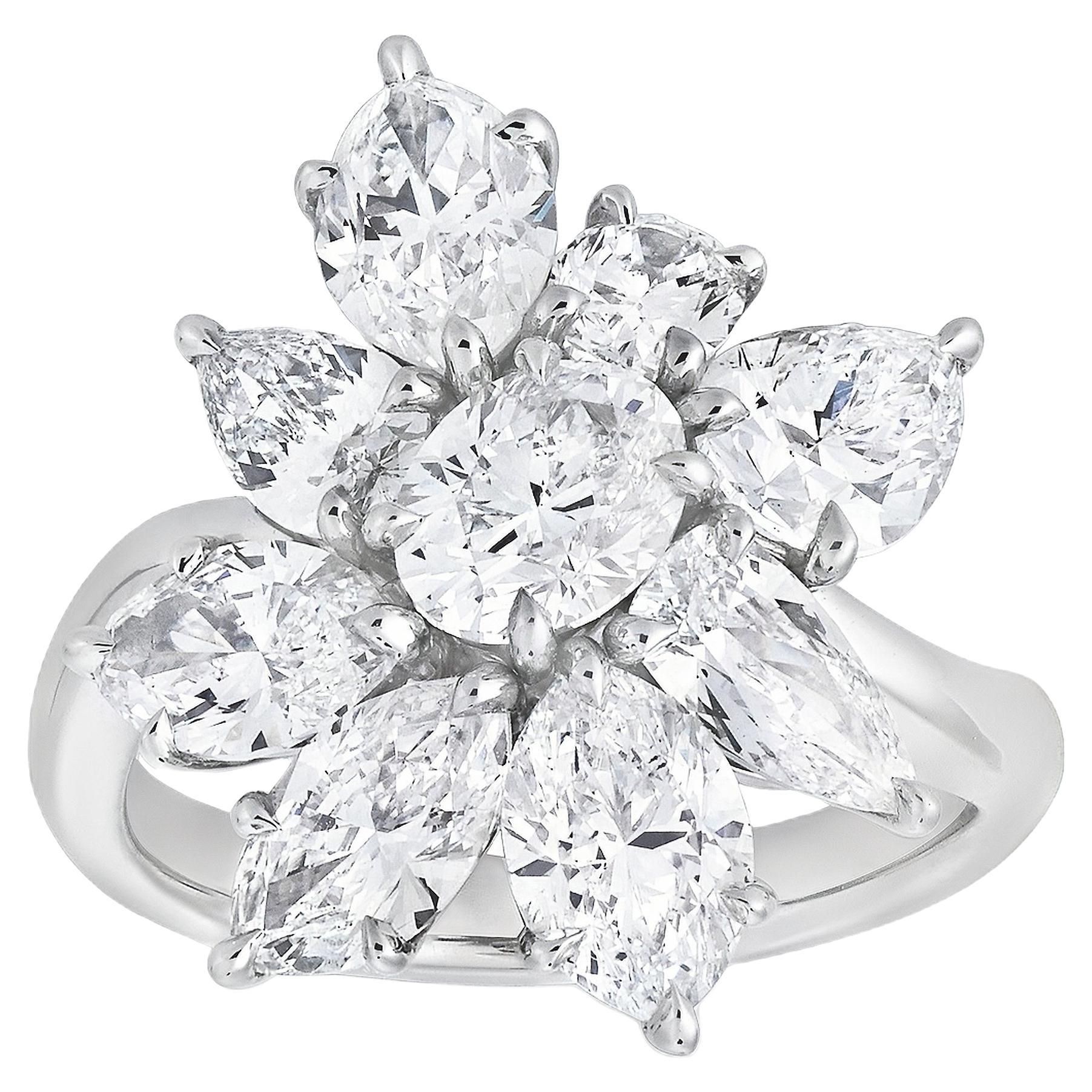 Anello a grappolo floreale con diamanti a taglio misto da 4,72 carati in platino