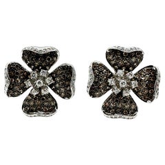 Boucles d'oreilles en or en forme de cornouiller de 4,72 carats de diamants ronds et brillants de couleur cognac et blanc