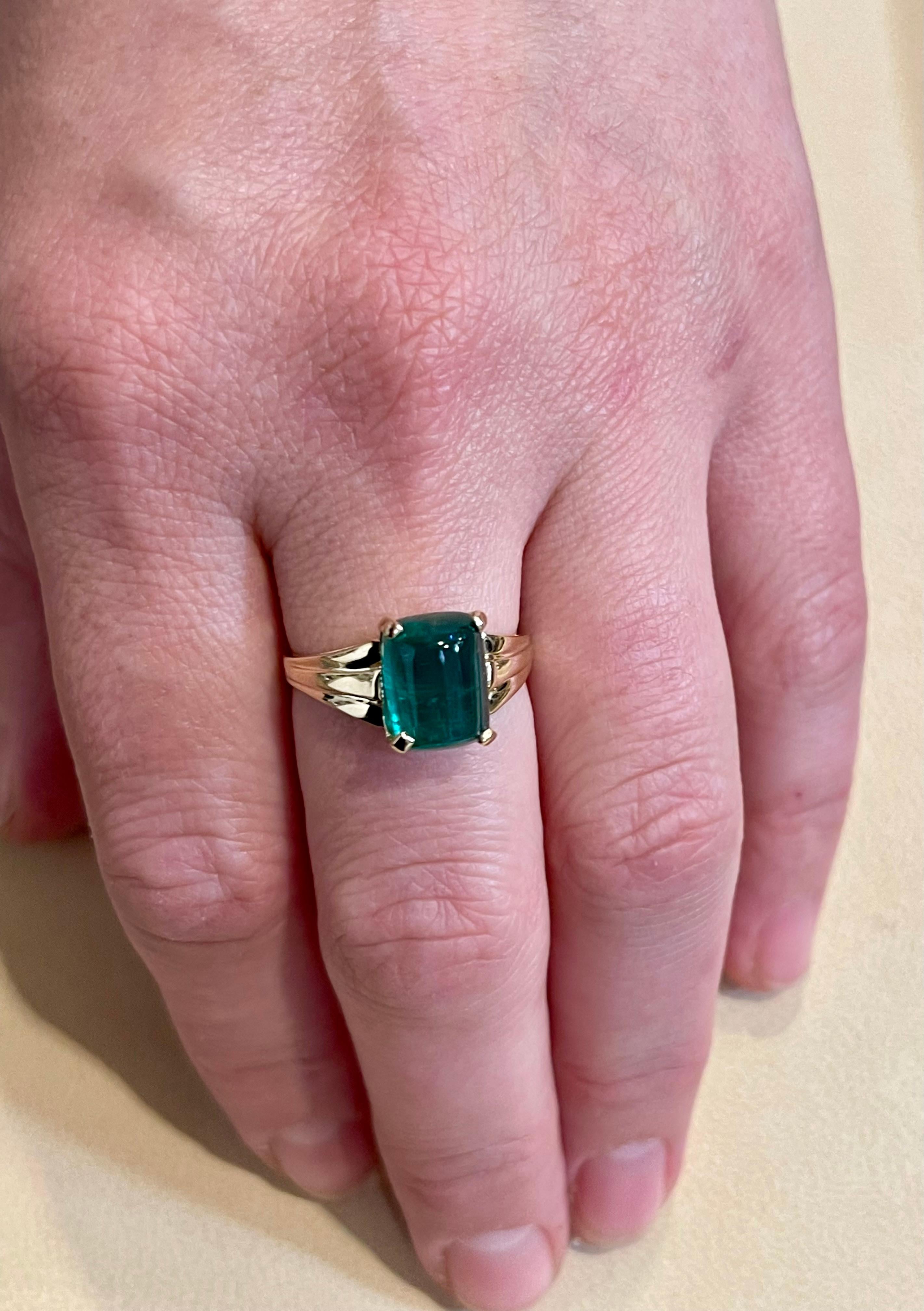 4.72 Karat Zuckerhut Smaragd Cabochon 14 Karat Gelbgold Cocktail-Ring Vintage 9