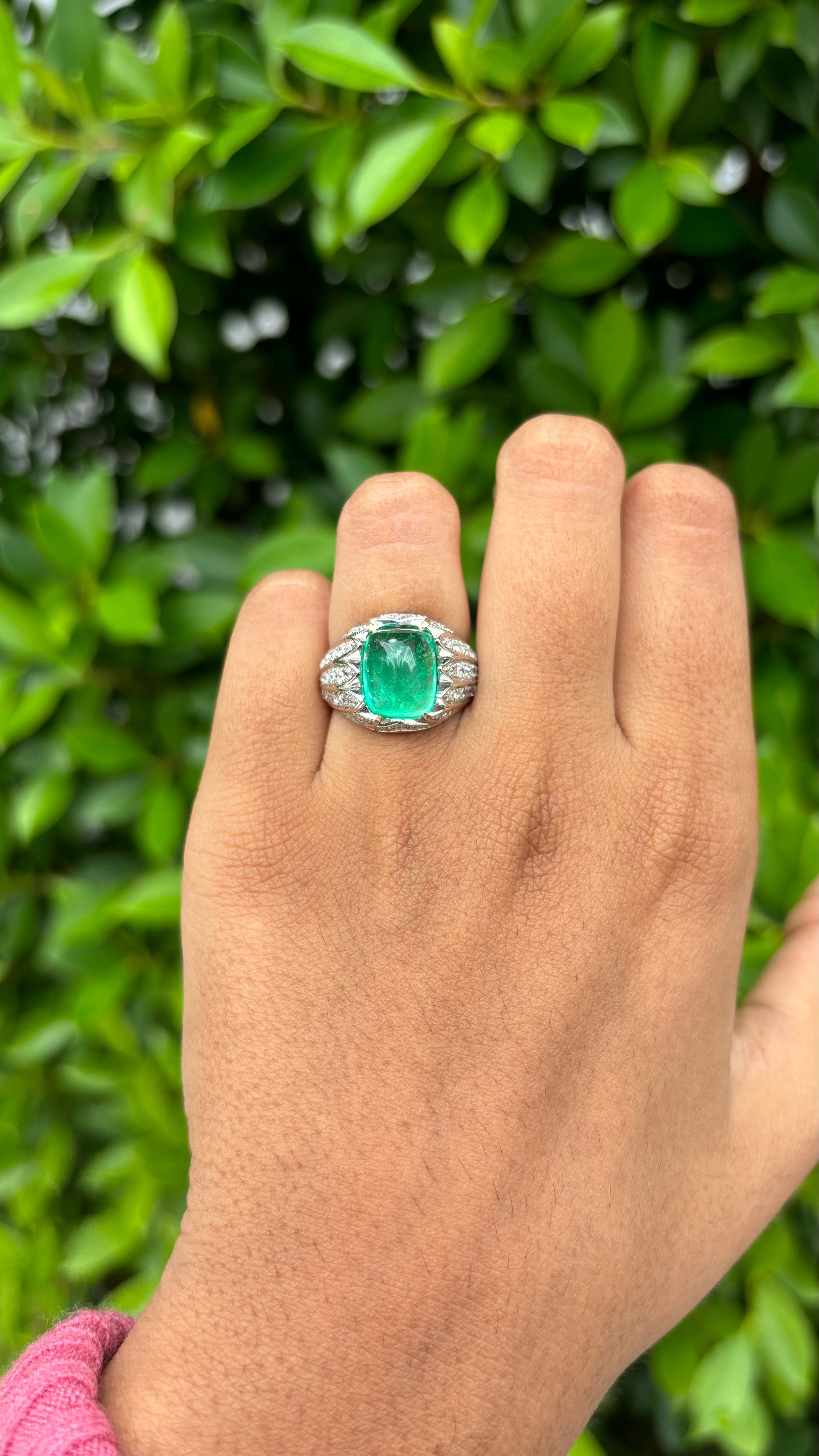 4.72ct Colombian Sugarloaf-cut Emerald & Diamond Ring in 18K White Gold For Sale 6