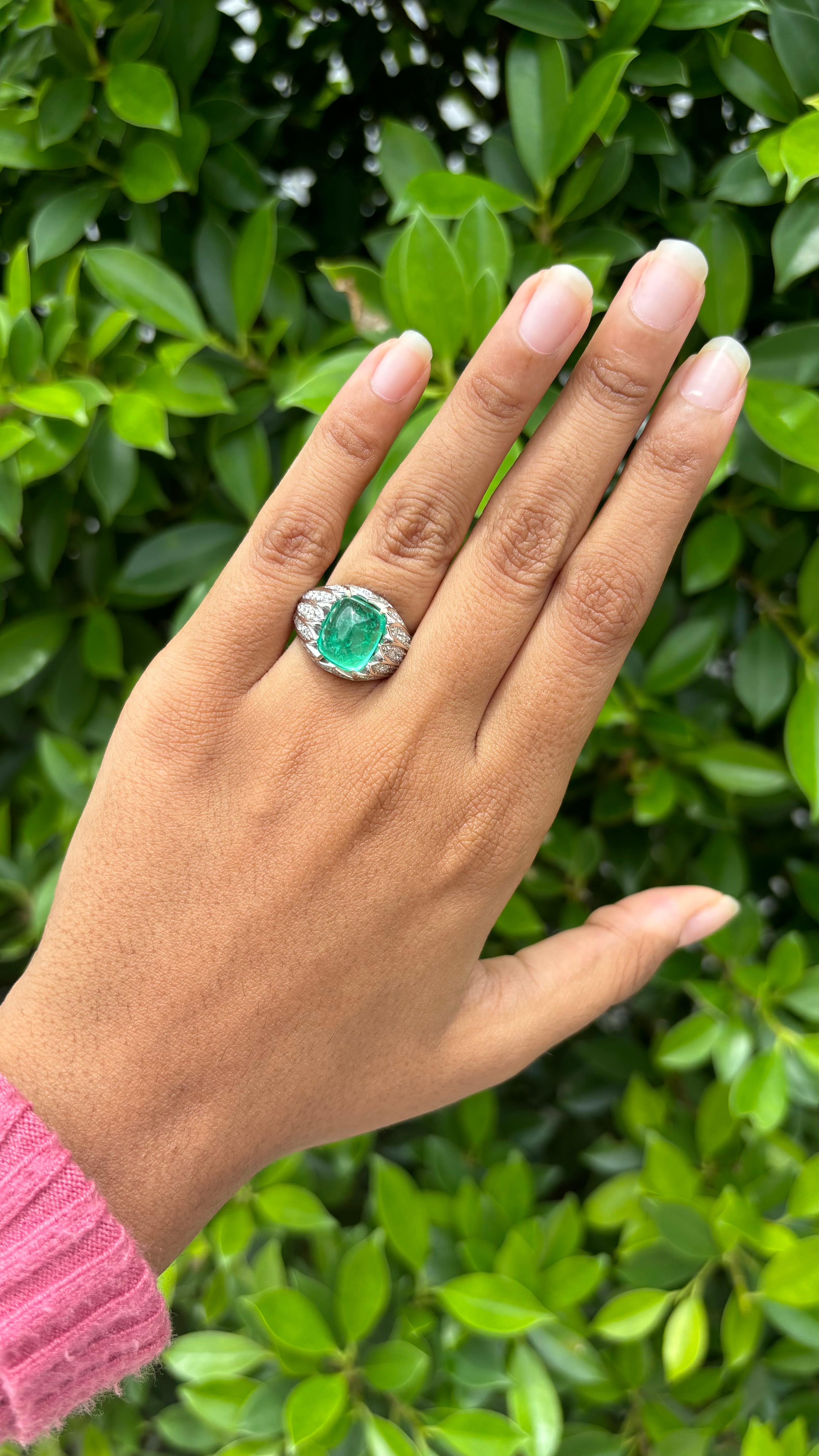 4.72ct Colombian Sugarloaf-cut Emerald & Diamond Ring in 18K White Gold For Sale 8
