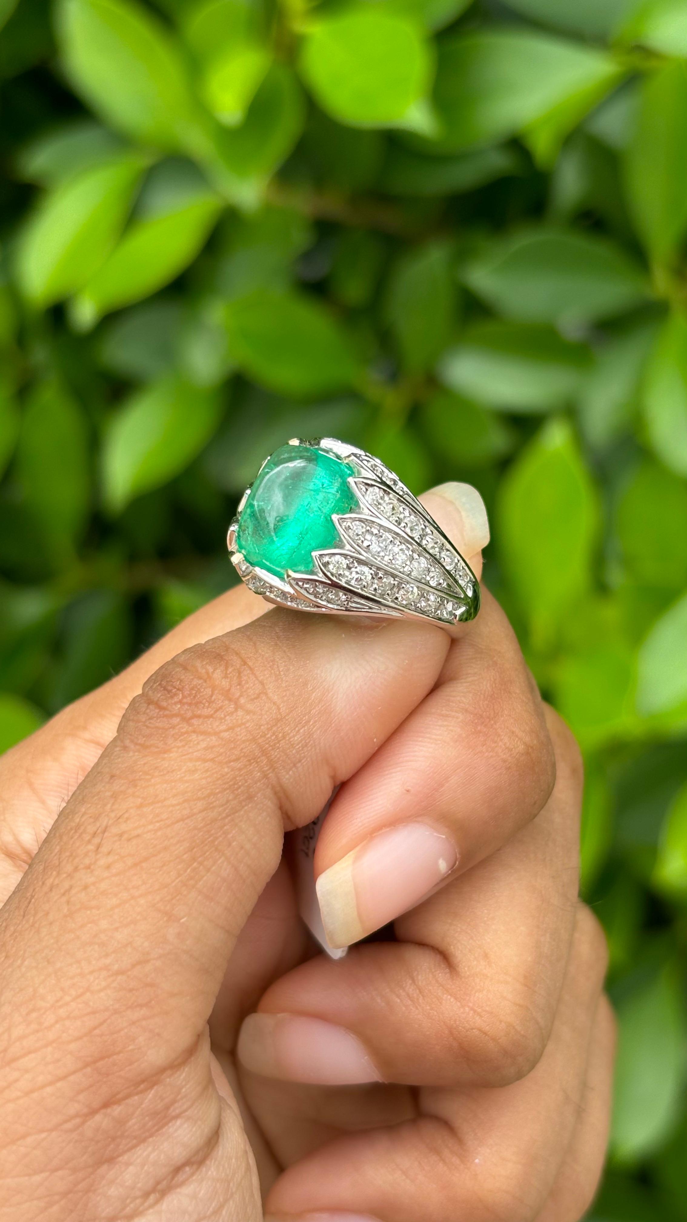 Art Deco 4.72ct Colombian Sugarloaf-cut Emerald & Diamond Ring in 18K White Gold For Sale