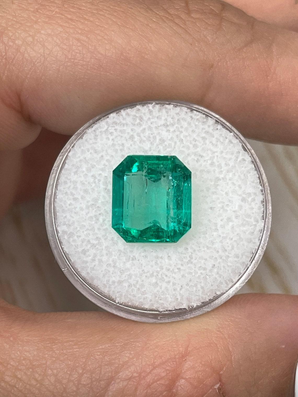 Moderno 4.72ct Spready Bluish Green Asscher Cut Colombian Gem 11x10 Genuine May in vendita