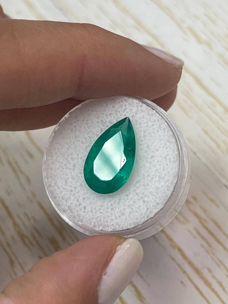 Taglio a goccia 4,73 Carati 16x10 Smeraldo colombiano verde intenso - Gemma di maggio con taglio a pera in vendita