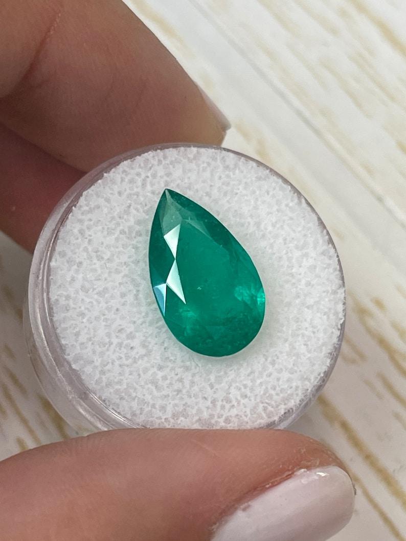 Donna 4,73 Carati 16x10 Smeraldo colombiano verde intenso - Gemma di maggio con taglio a pera in vendita