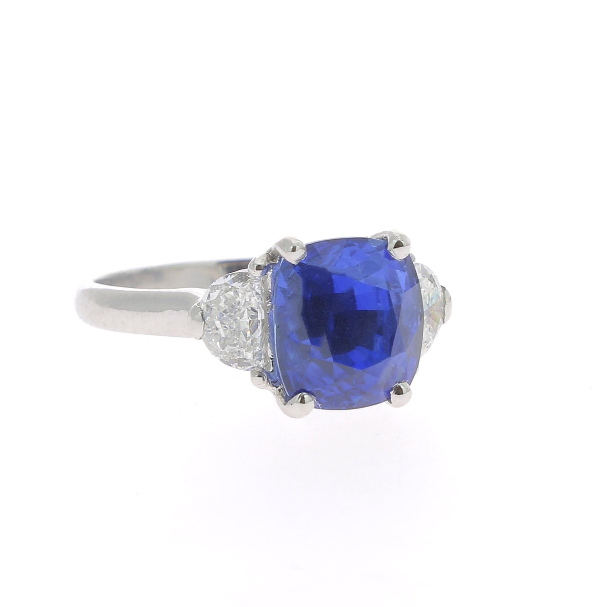 Contemporary 4.73 Carat Blue Sapphire Cocktail Ring Set with Half Moon Diamond No Heated