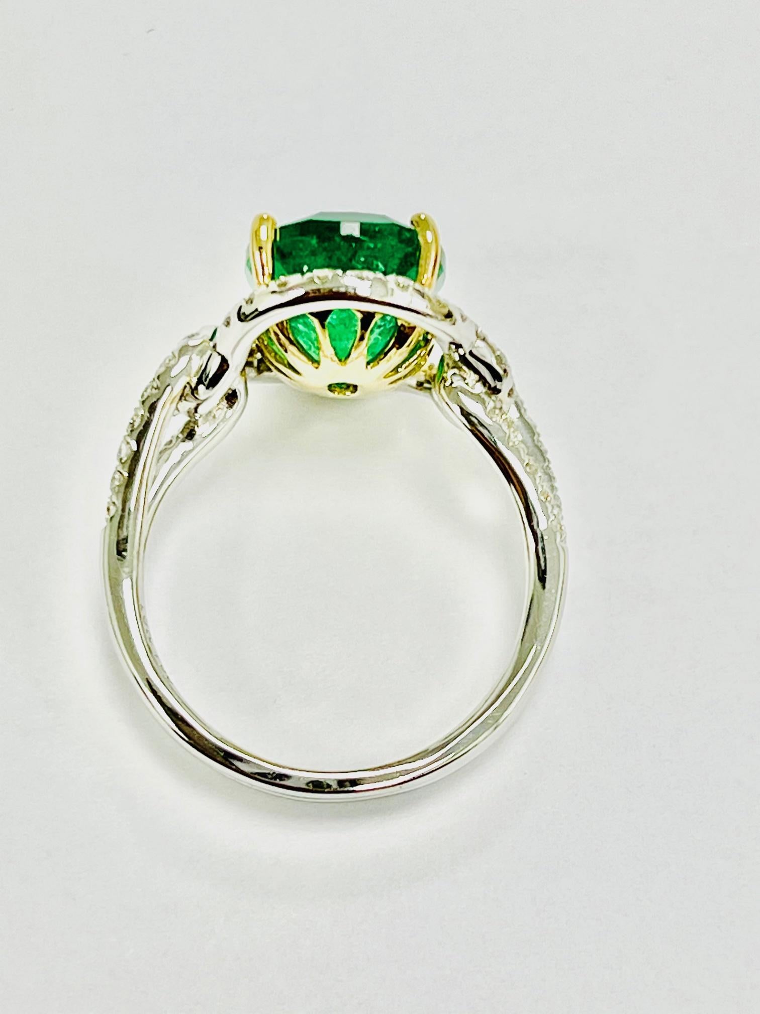 4.73 Karat Smaragd-Diamant-Cocktailring im Zustand „Neu“ im Angebot in New York, NY