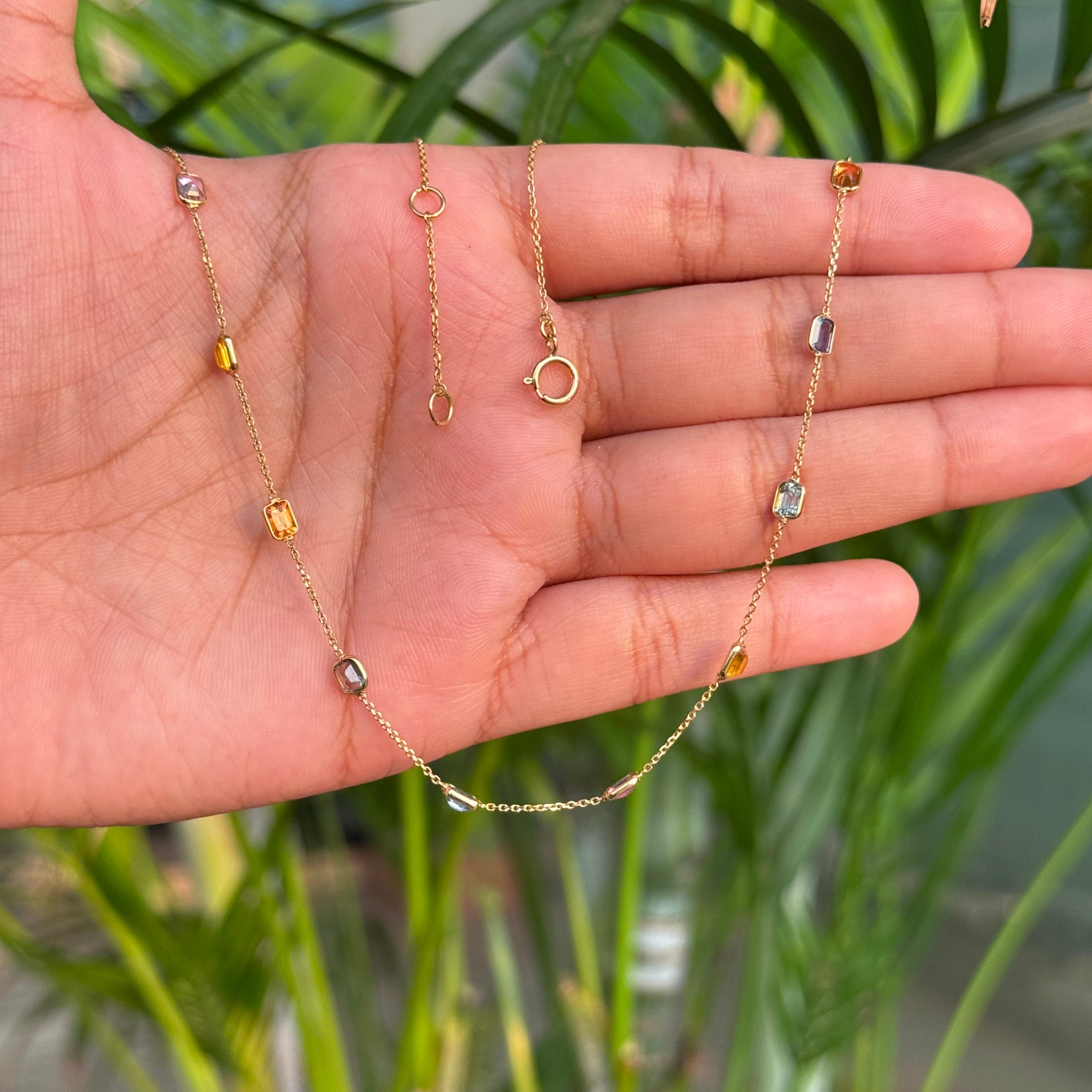 4,73 carati di zaffiro naturale multicolore Collana con castone in oro giallo 18 carati in vendita 5