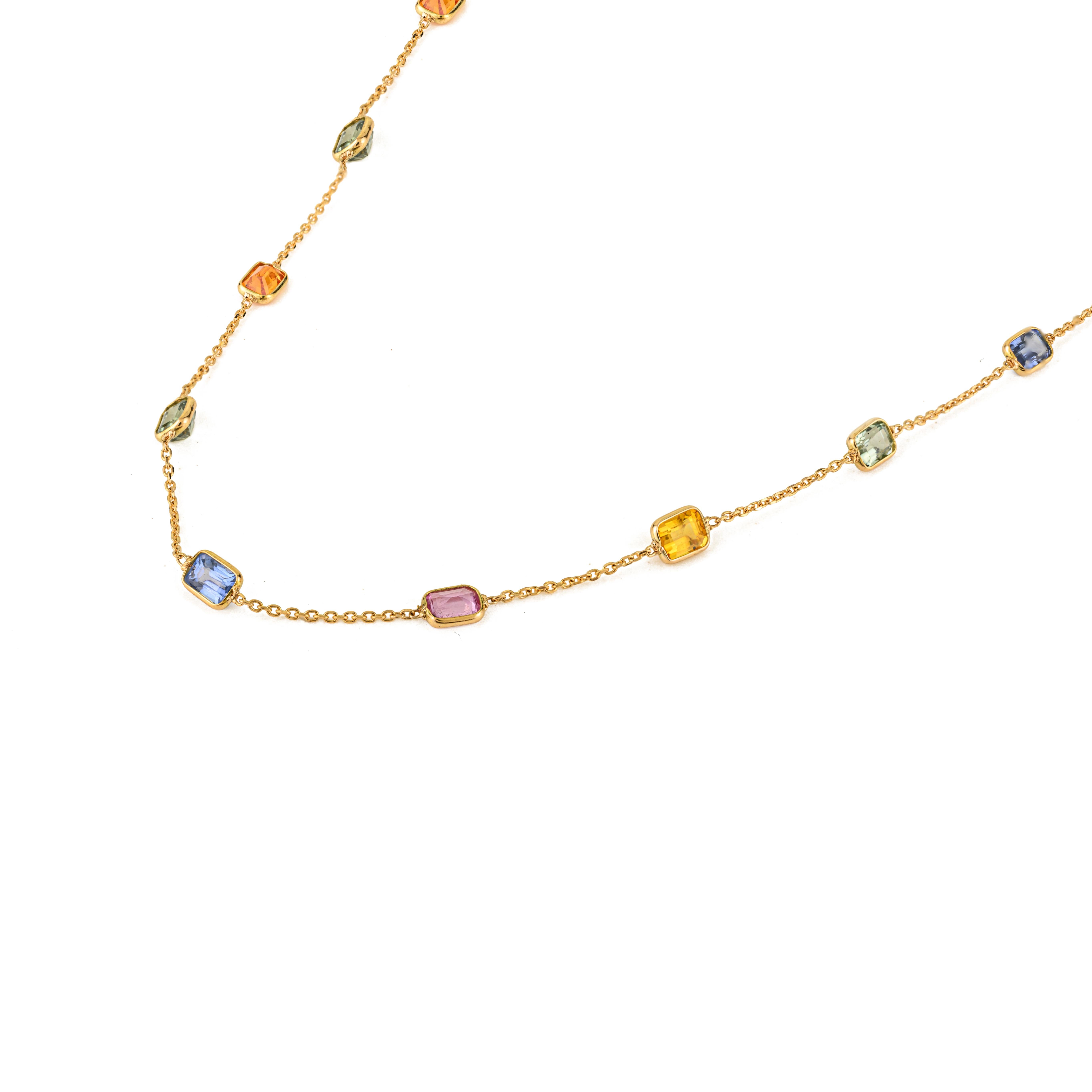 Moderno 4,73 carati di zaffiro naturale multicolore Collana con castone in oro giallo 18 carati in vendita