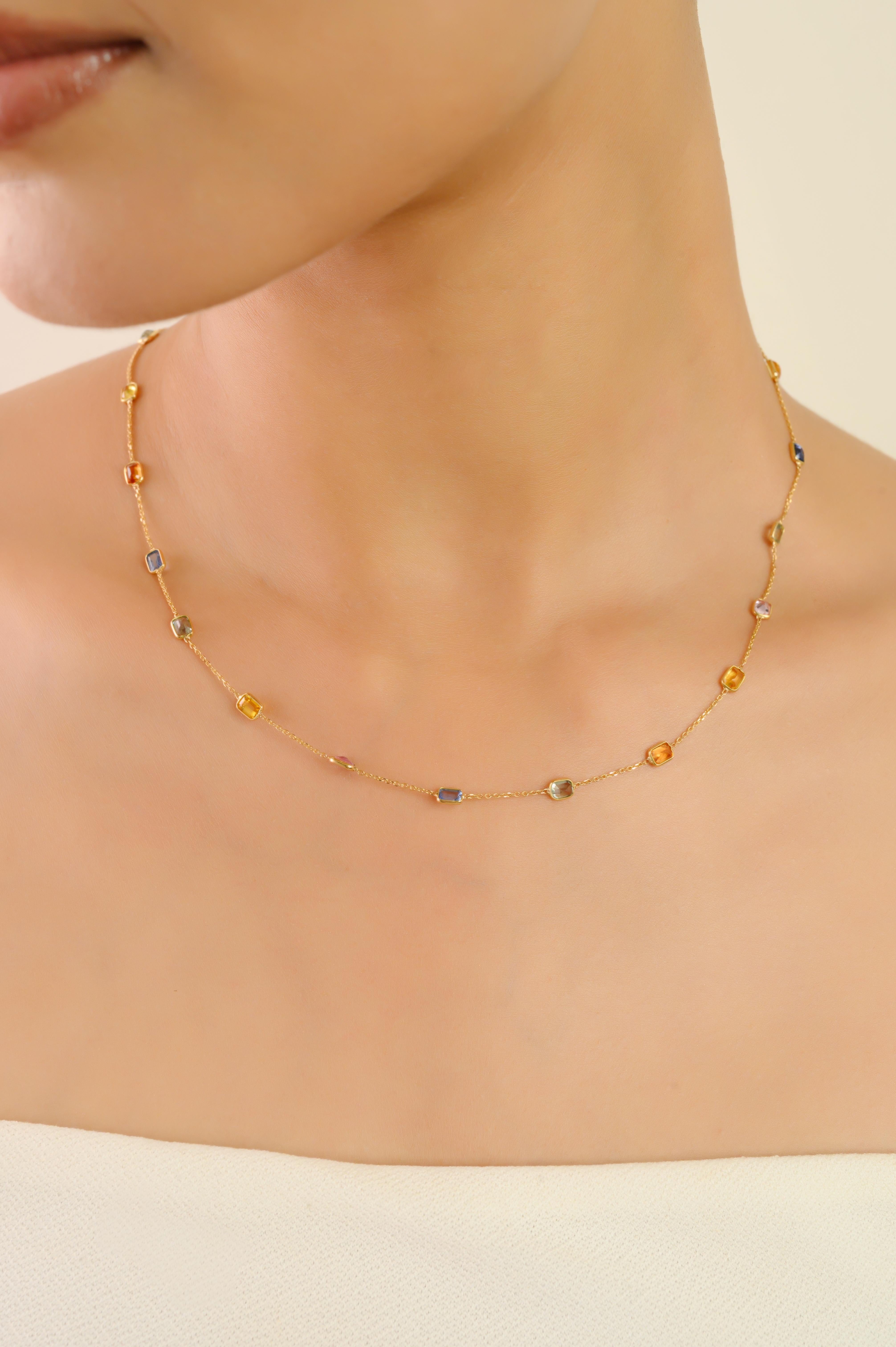 Donna 4,73 carati di zaffiro naturale multicolore Collana con castone in oro giallo 18 carati in vendita