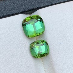 4.73 Karat Lebendiges Grün Natürlicher Turmalin Cushion Cut Lose Edelsteine Paket