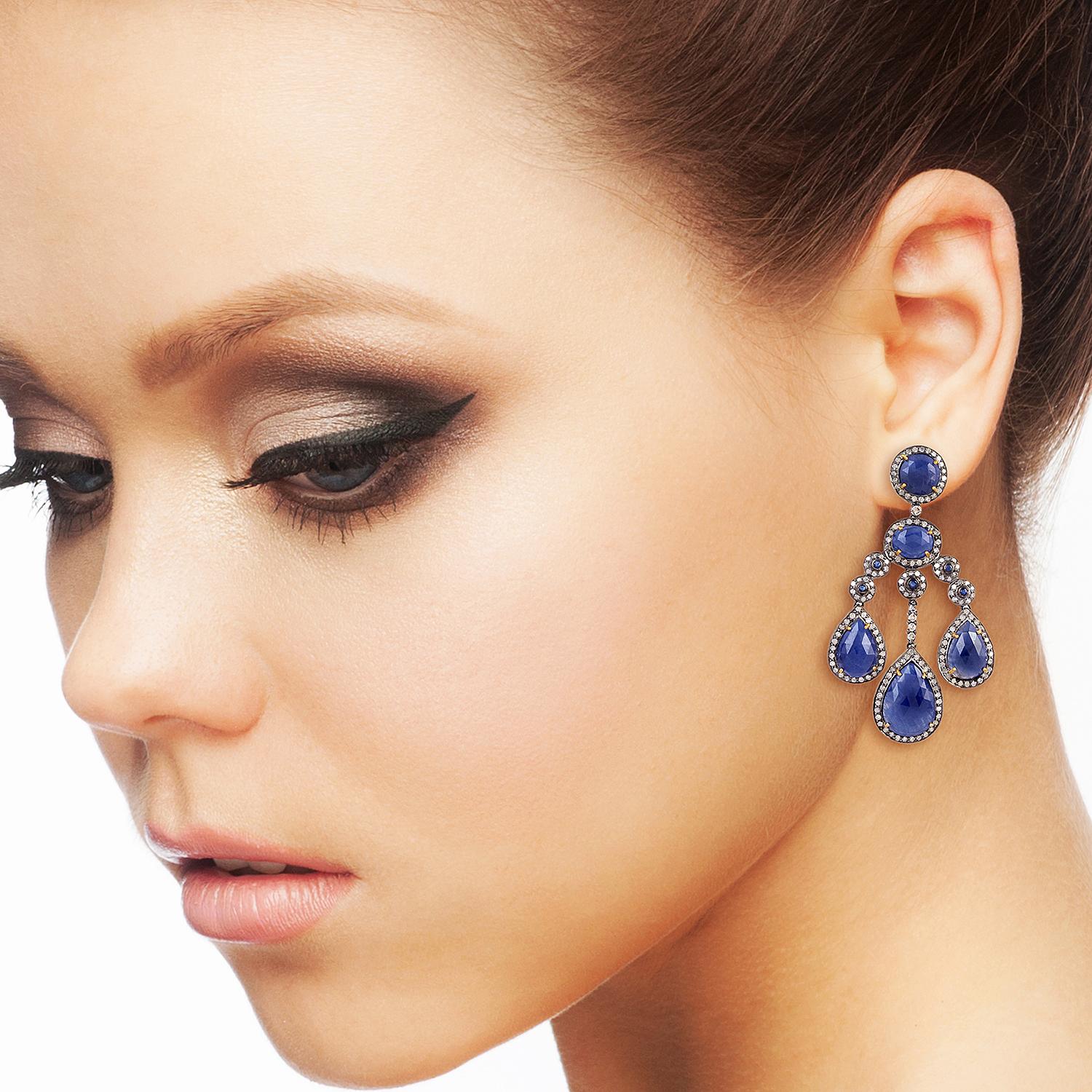 Contemporary 47.30ct Blue Sapphire Chandelier Earrings With Diamonds In 18k Gold & Silver For Sale