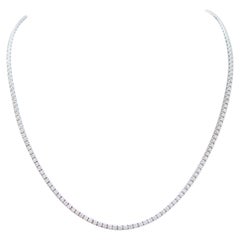 Tennis-Halskette aus 18 Karat Weißgold mit 4,74 Karat Diamanten.