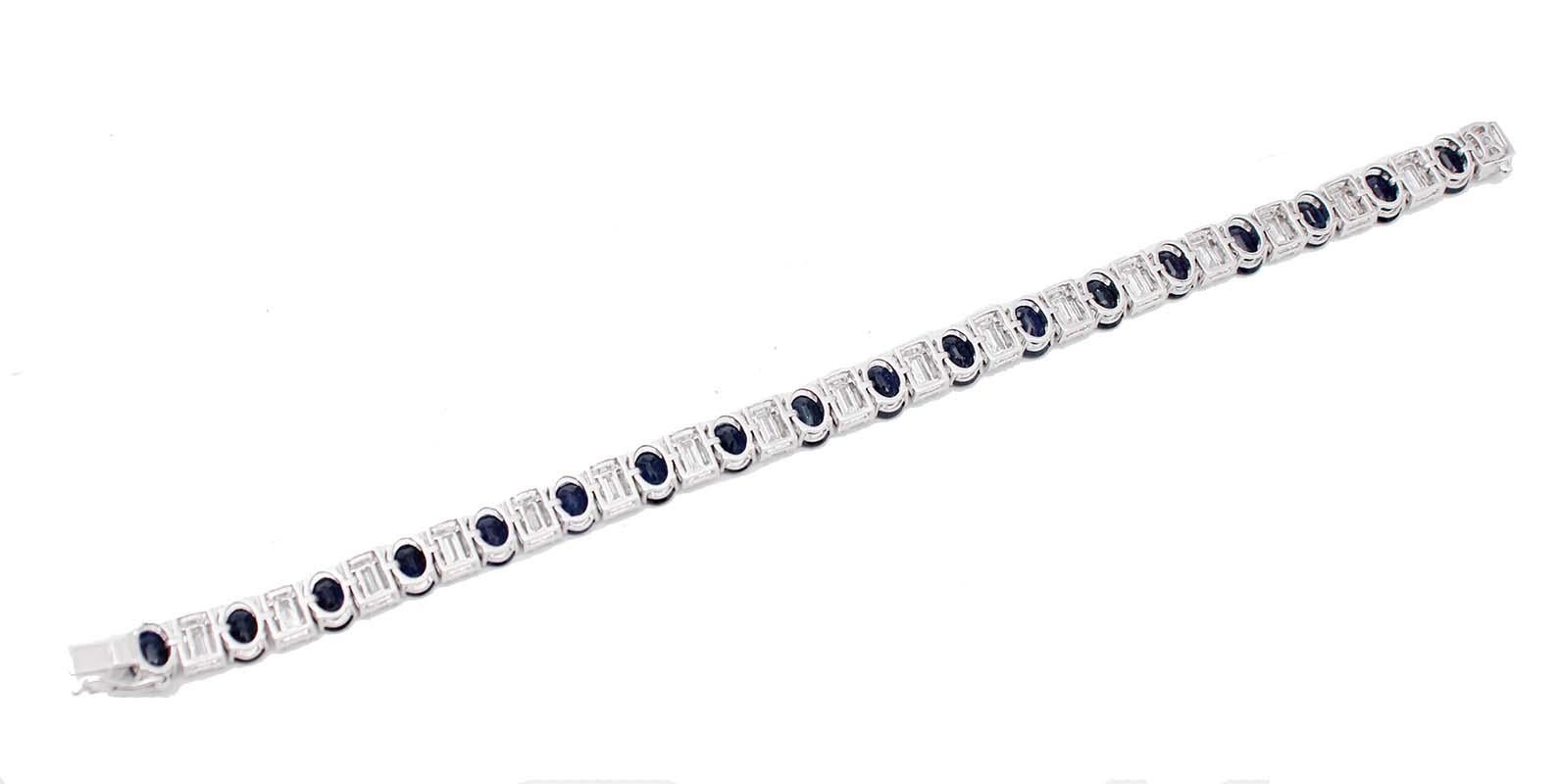 Mixed Cut 4.74 Carats of Diamonds, Blue Sapphires, 18 Karat White Gold Modern Bracelet For Sale