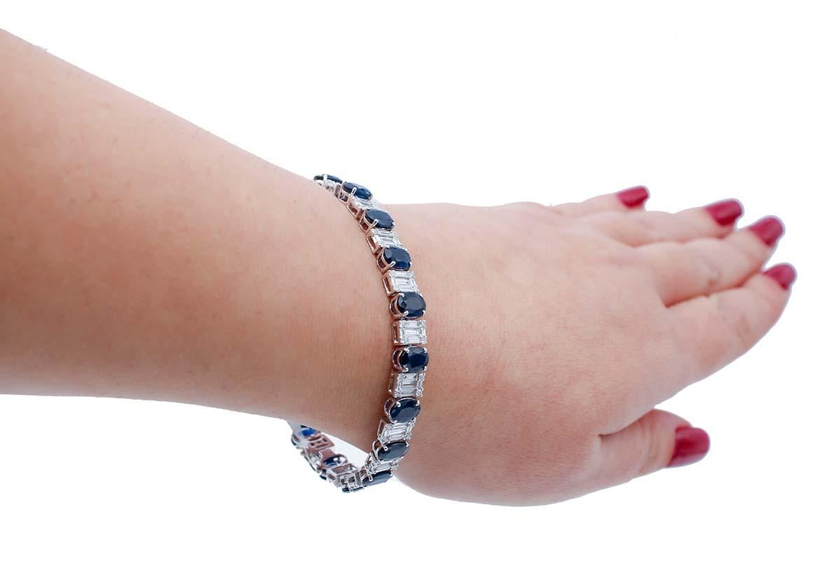 Women's 4.74 Carats of Diamonds, Blue Sapphires, 18 Karat White Gold Modern Bracelet For Sale