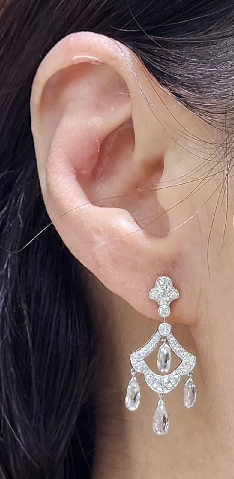 4,74 Karat Vintage Briolette Diamant Ohrringe in 18 Karat Weißgold baumeln Damen im Angebot