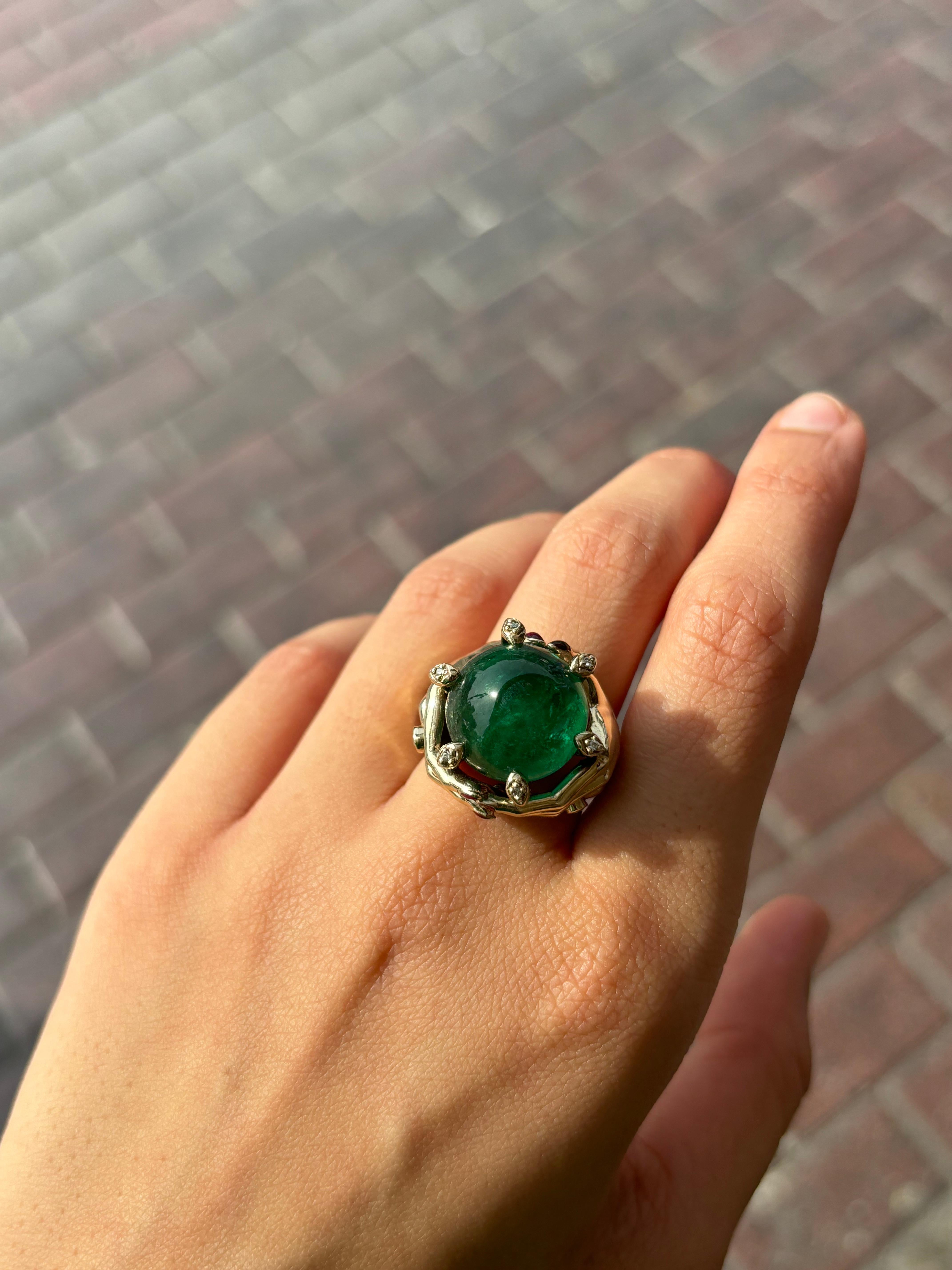 4.75 Carat Emerald Cabochon 18K Unisex Cocktail Ring For Sale 6