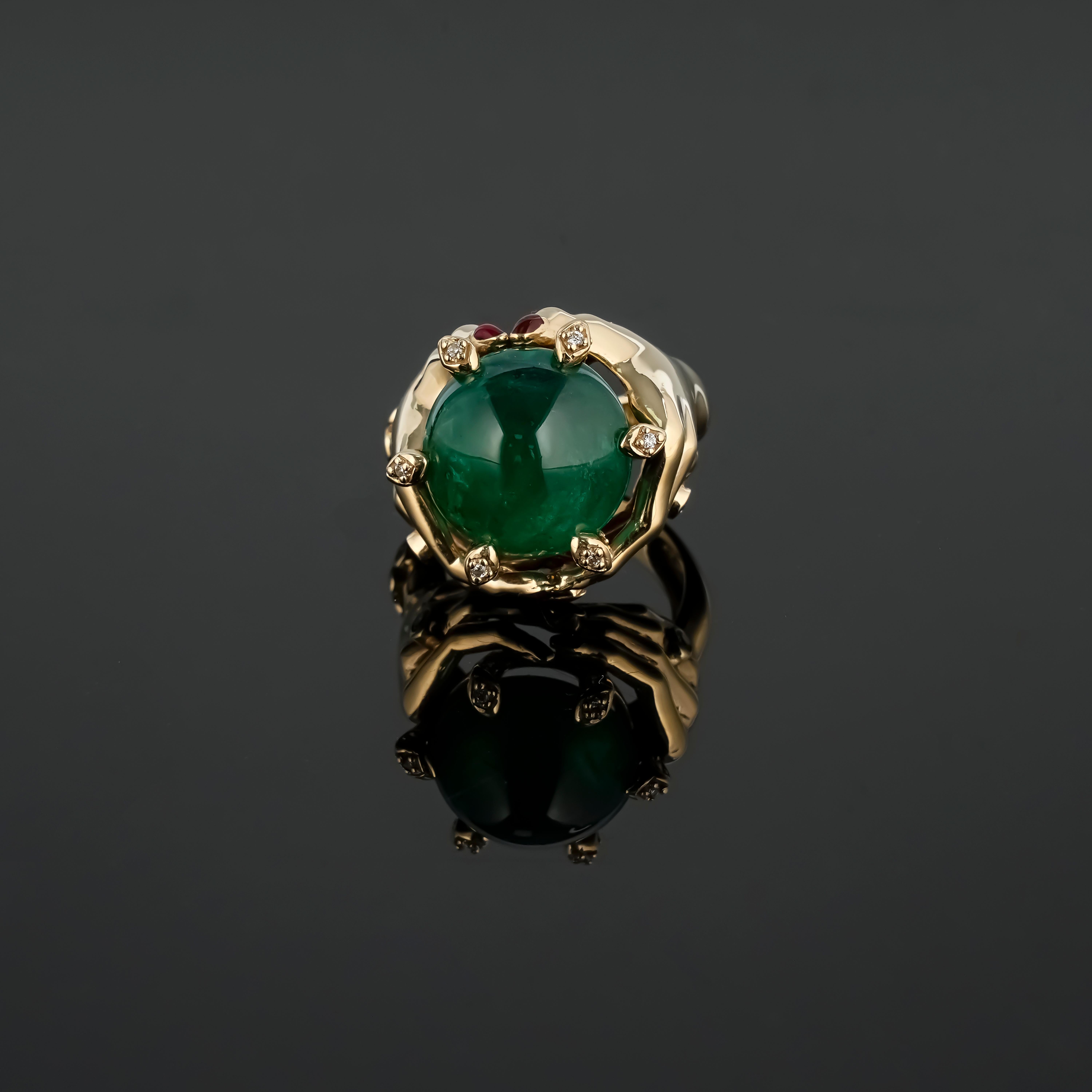 Modern 4.75 Carat Emerald Cabochon 18K Unisex Cocktail Ring For Sale