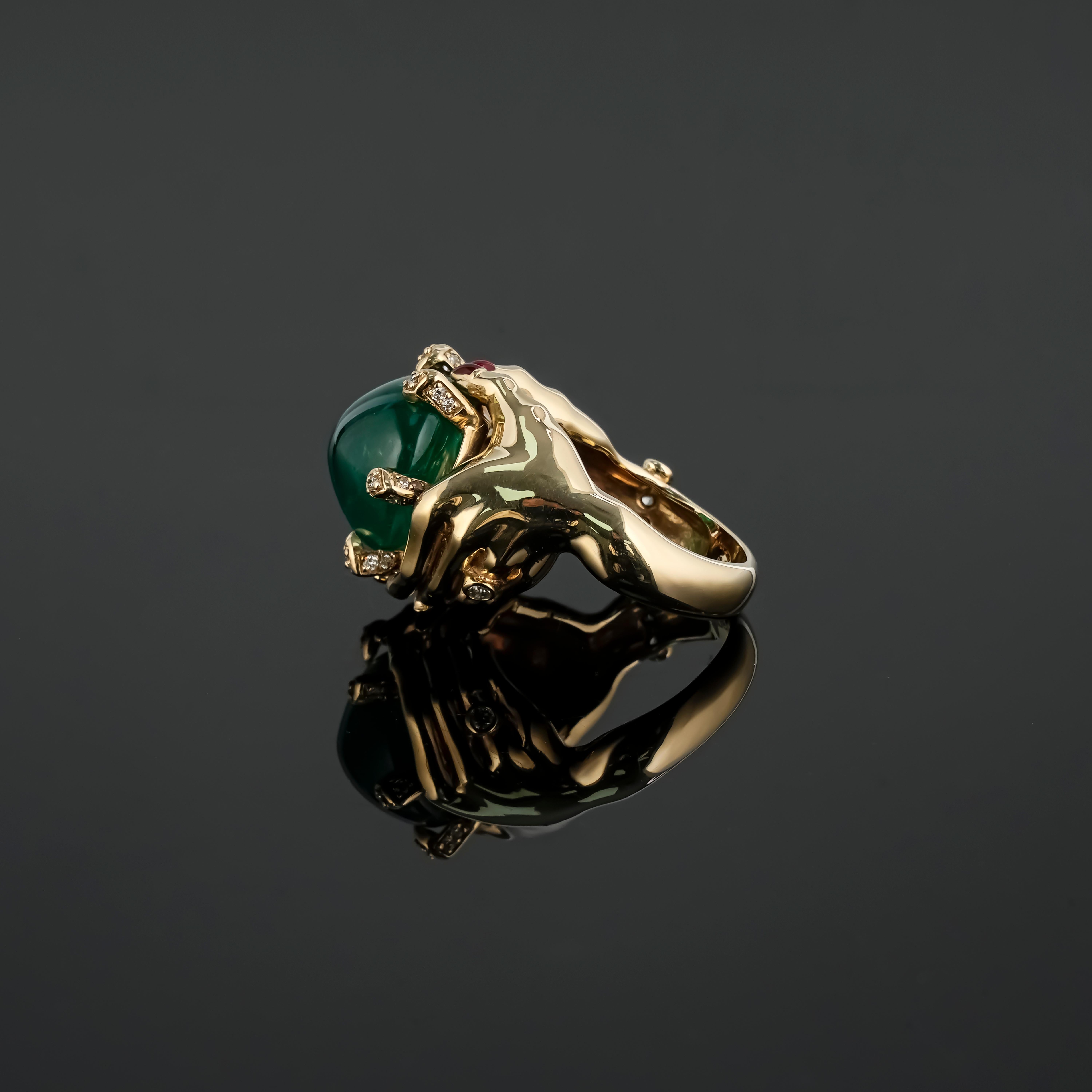 4.75 Carat Emerald Cabochon 18K Unisex Cocktail Ring In New Condition For Sale In Bangkok, Thailand