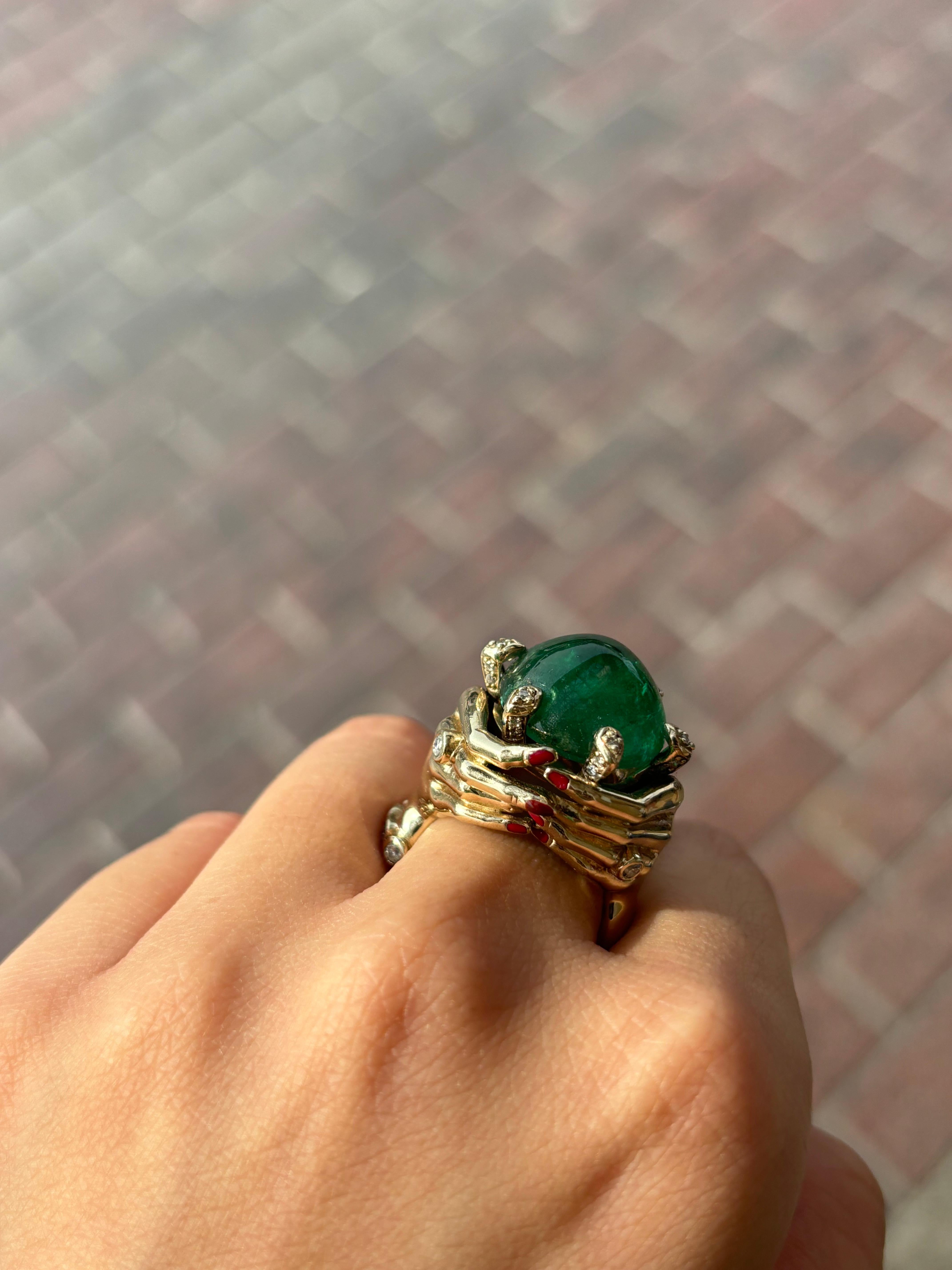 4.75 Carat Emerald Cabochon 18K Unisex Cocktail Ring For Sale 4