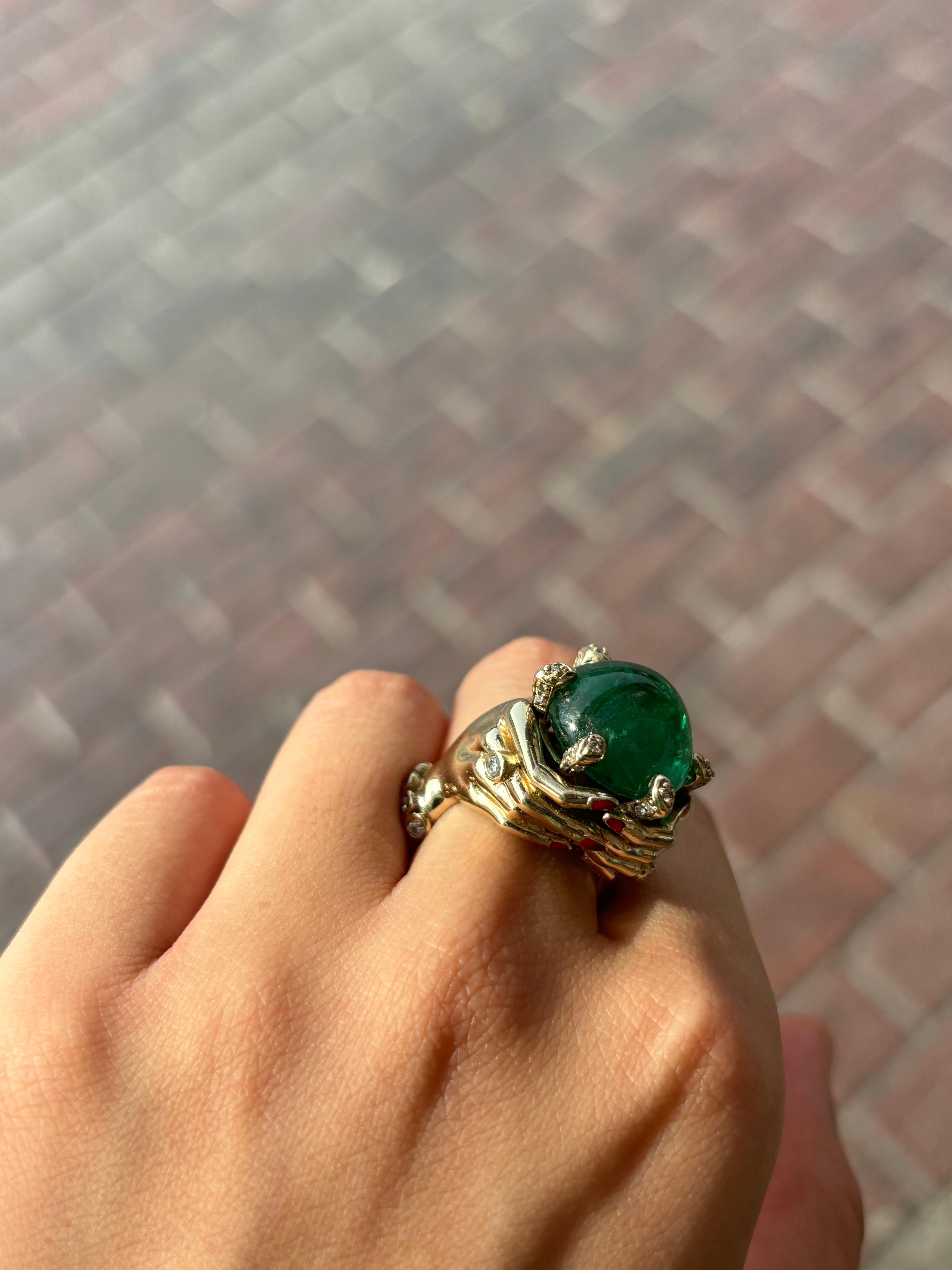 4.75 Carat Emerald Cabochon 18K Unisex Cocktail Ring For Sale 5