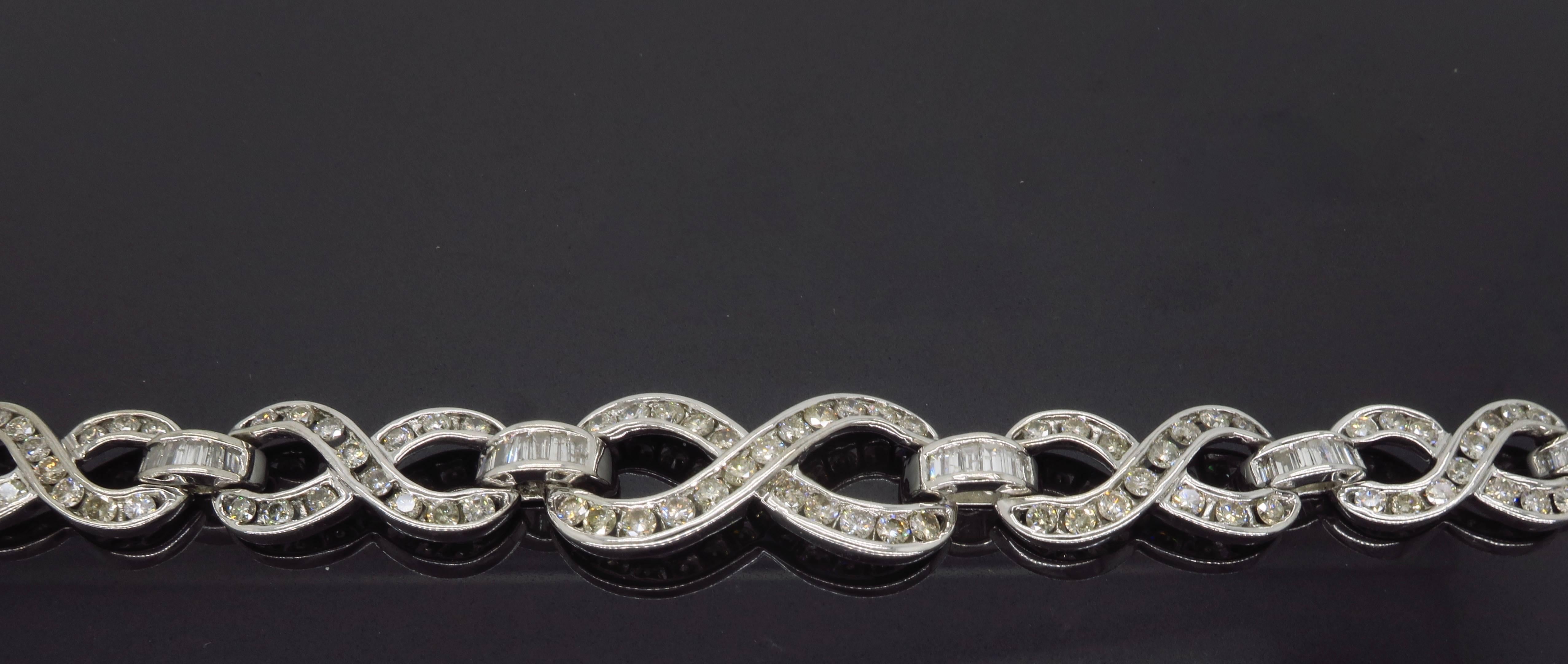 Women's or Men's 4.75 Carat Infinity Style Diamond Necklace