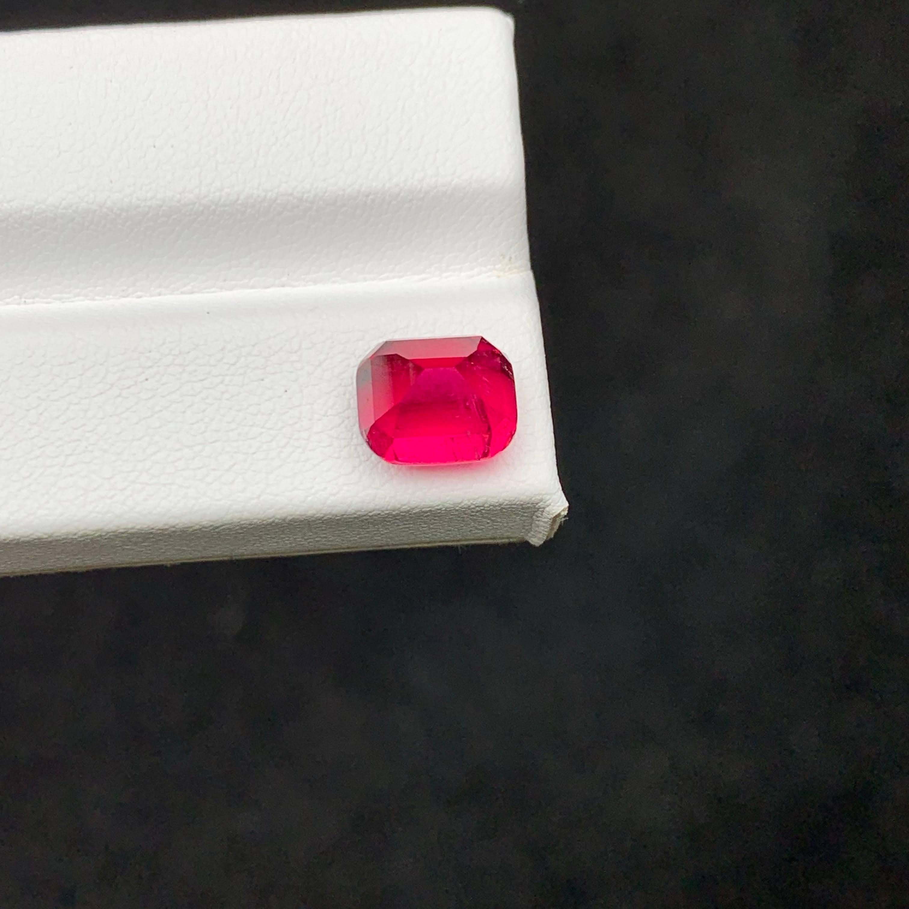 4.75 Carat Loose AAA Quality Rubellite Tourmaline Cushion Cut Afghan Gemstone (pierre précieuse afghane de qualité AAA) en vente 5