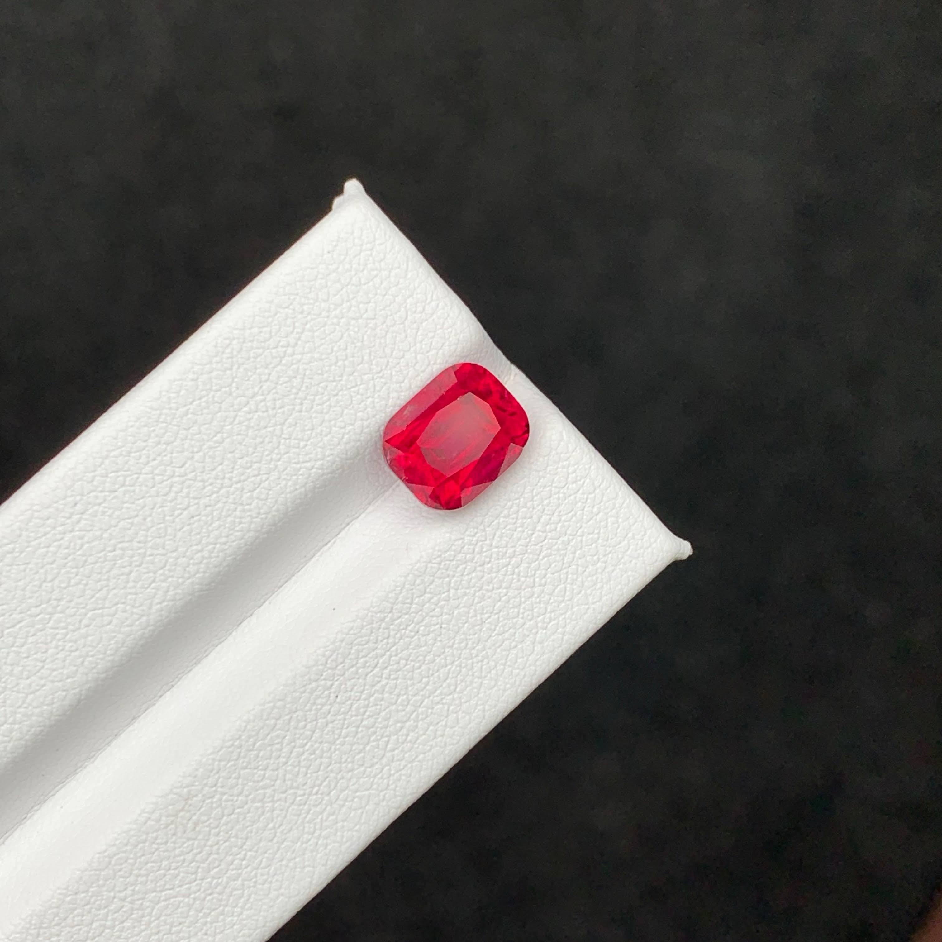 4.75 Carat Loose AAA Quality Rubellite Tourmaline Cushion Cut Afghan Gemstone (pierre précieuse afghane de qualité AAA) Unisexe en vente