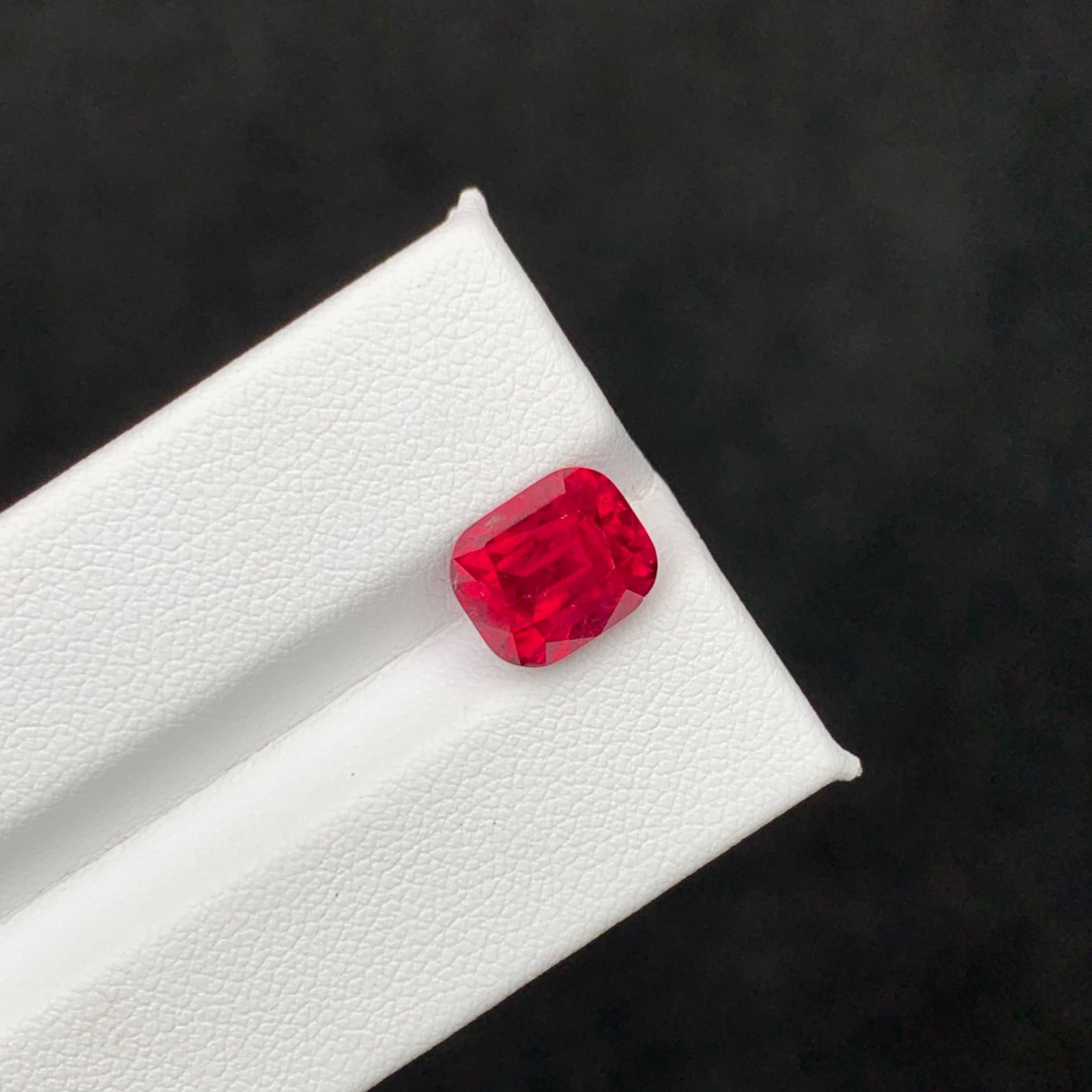 4.75 Carat Loose AAA Quality Rubellite Tourmaline Cushion Cut Afghan Gemstone (pierre précieuse afghane de qualité AAA) en vente 3