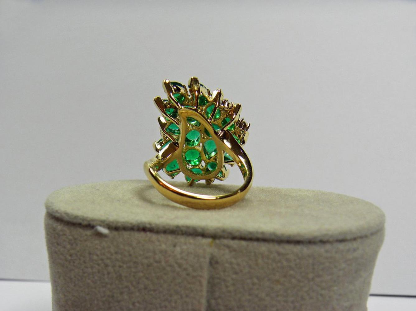 Fine Cocktail Retro Style Colombian Emerald Ring 18K 3