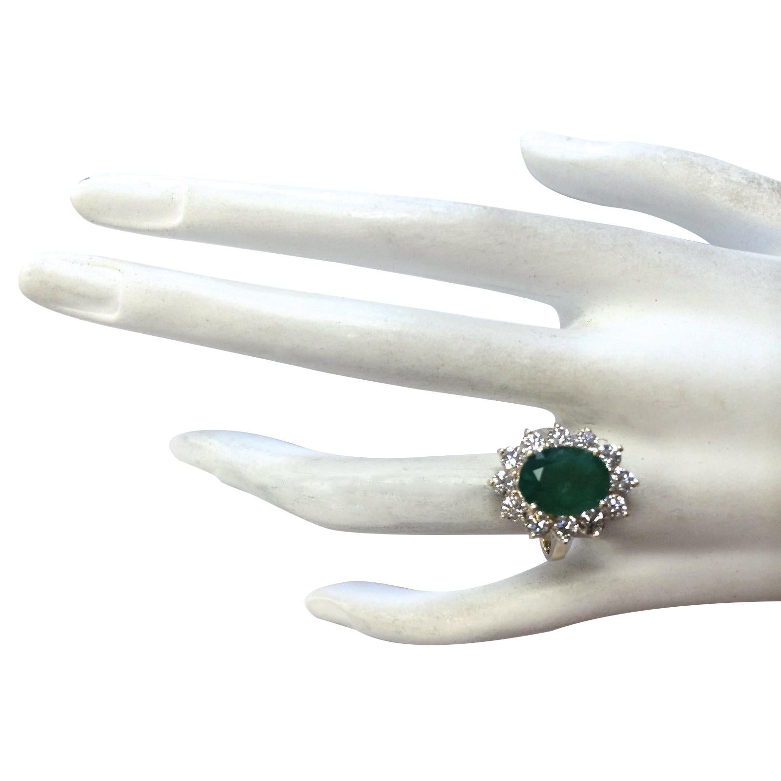 Natural Emerald Diamond Ring In 14 Karat Yellow Gold  In New Condition For Sale In Los Angeles, CA