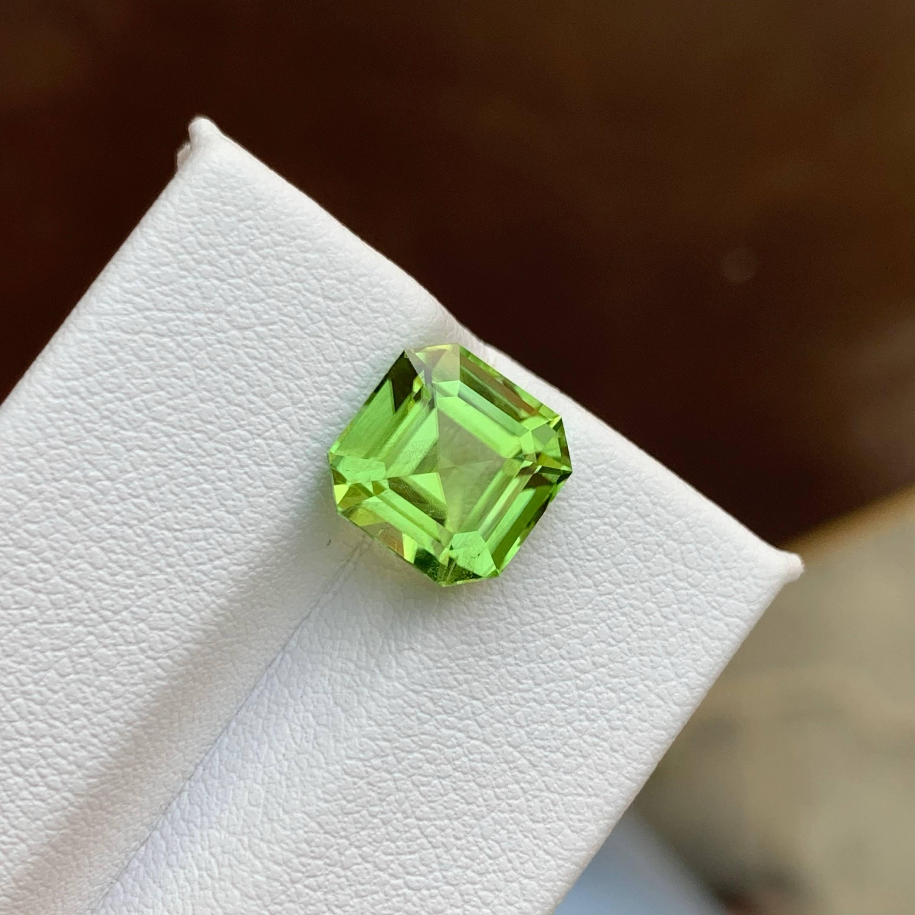 4,75 carati di peridoto verde mela naturale sfuso, pietra di peridoto taglio Asscher Gemma pakistana in vendita 4