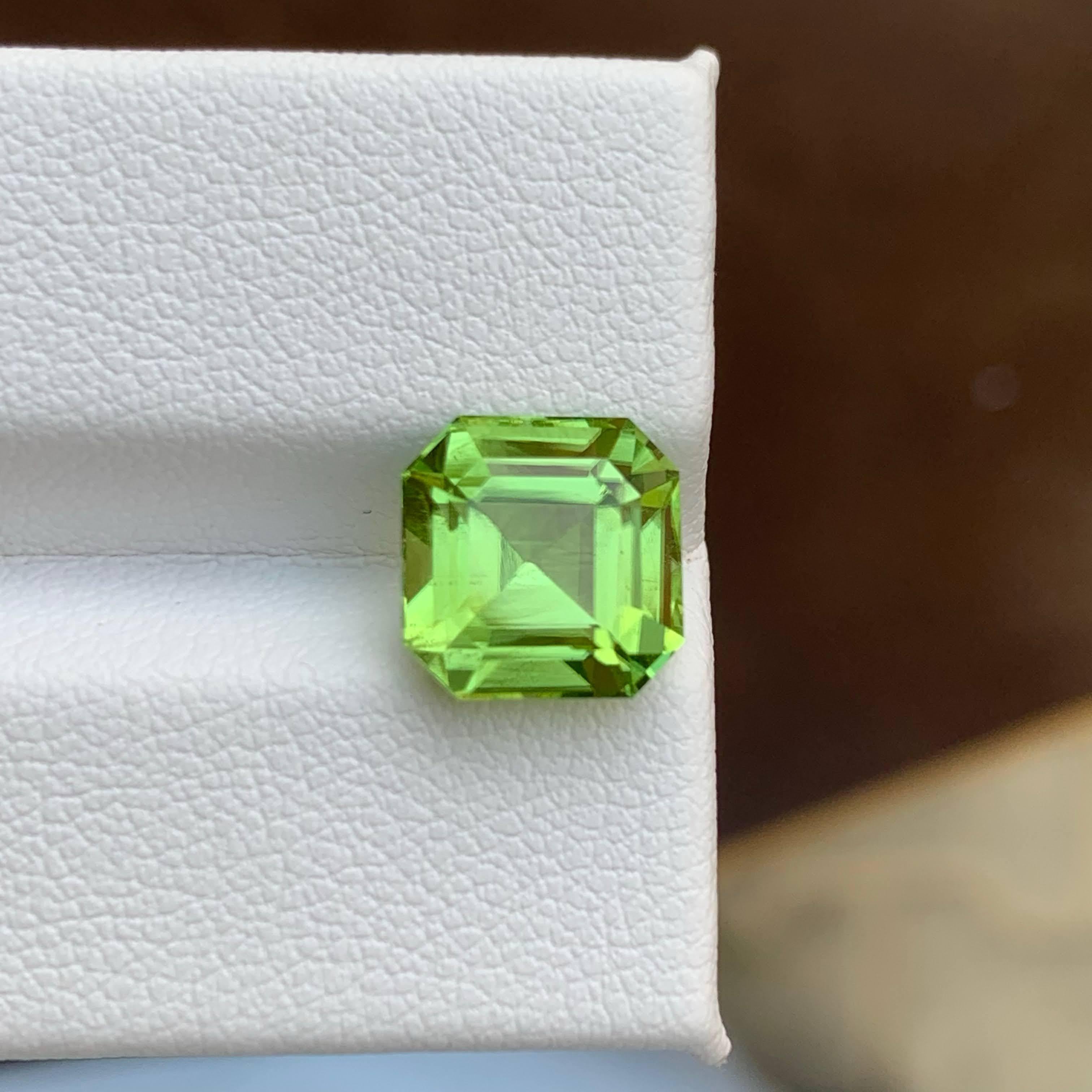 4,75 carati di peridoto verde mela naturale sfuso, pietra di peridoto taglio Asscher Gemma pakistana in vendita 7