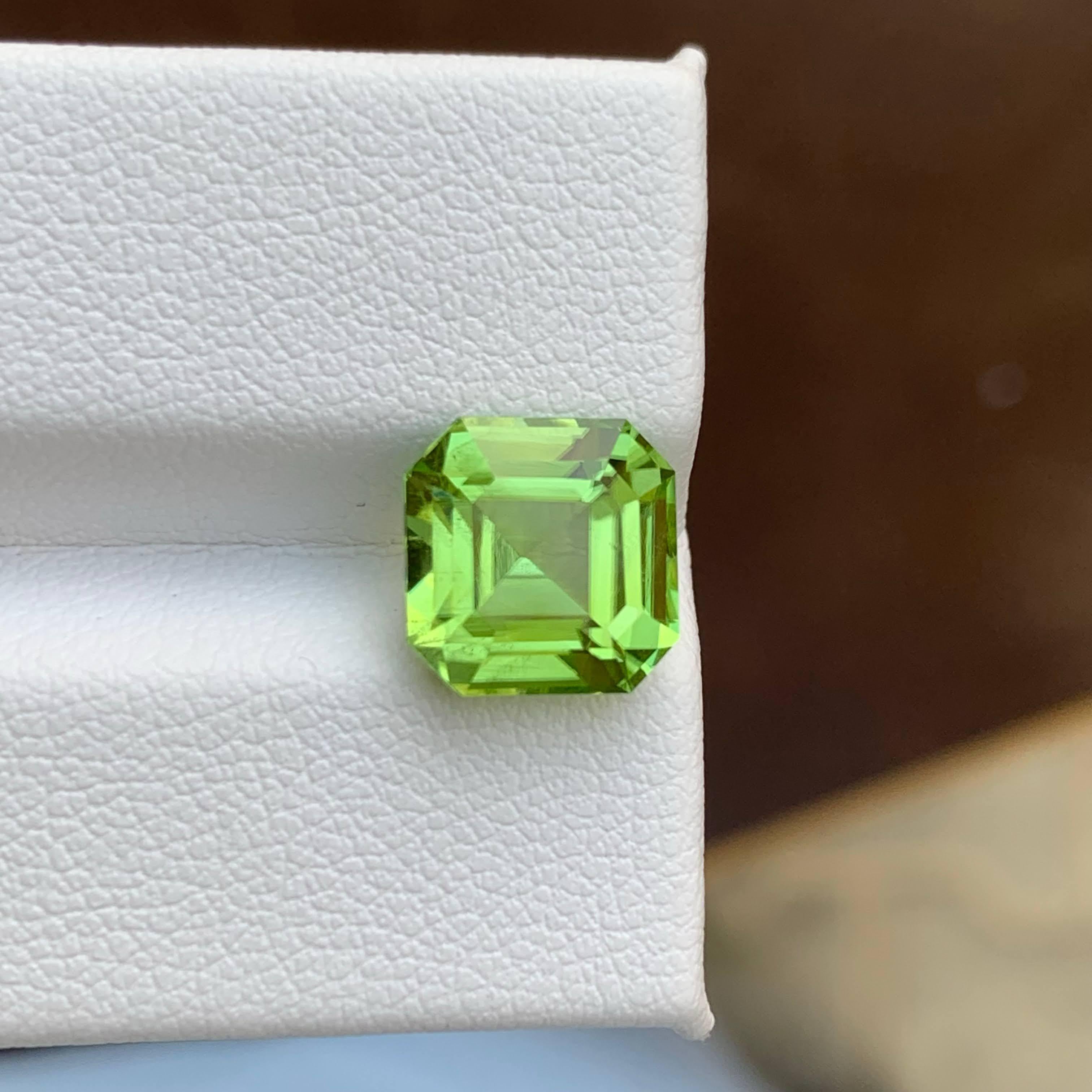 da uomo o donna 4,75 carati di peridoto verde mela naturale sfuso, pietra di peridoto taglio Asscher Gemma pakistana in vendita