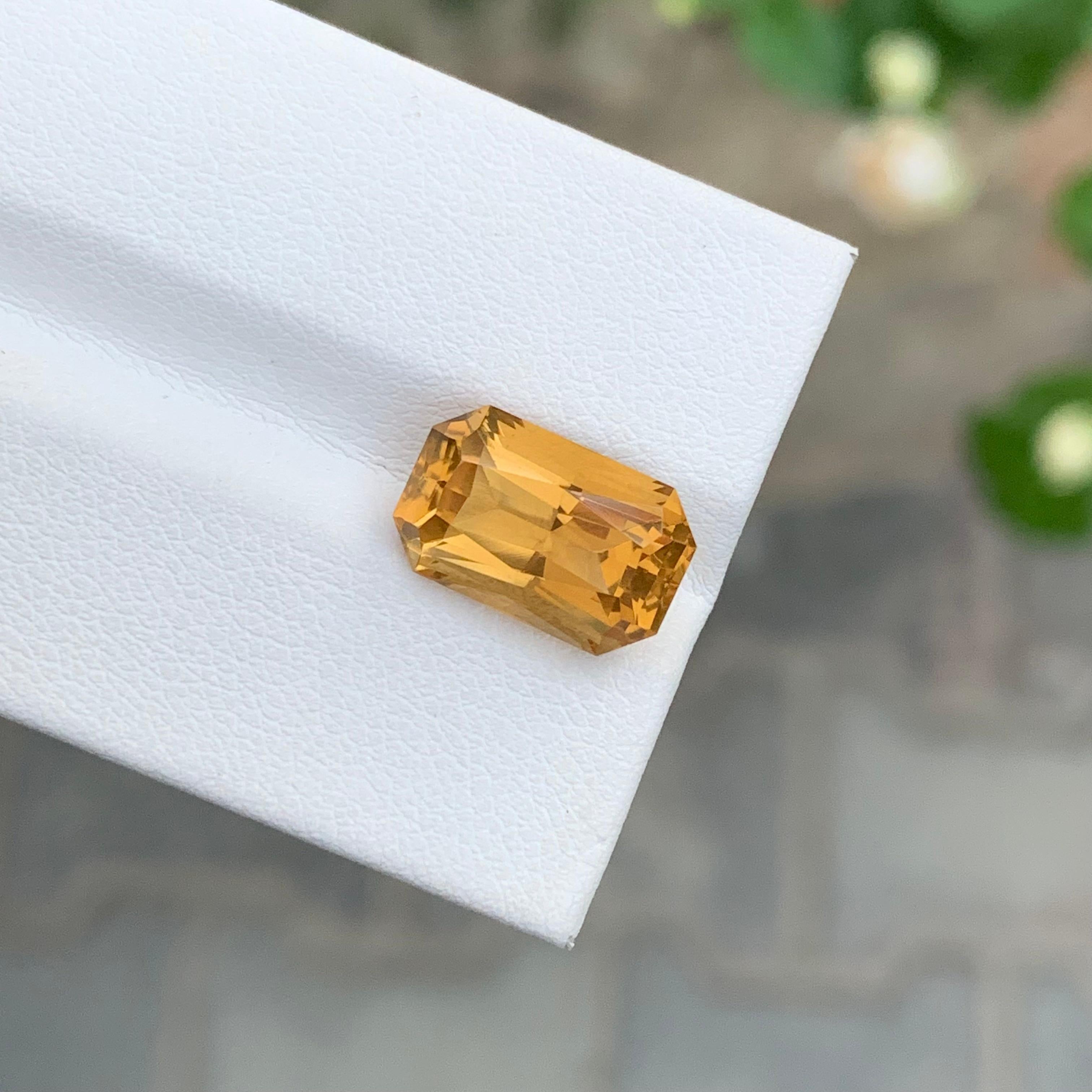 4.75 Carat Natural Loose Citrine Scissor Cut Gemstone For Jewellery For Sale 3