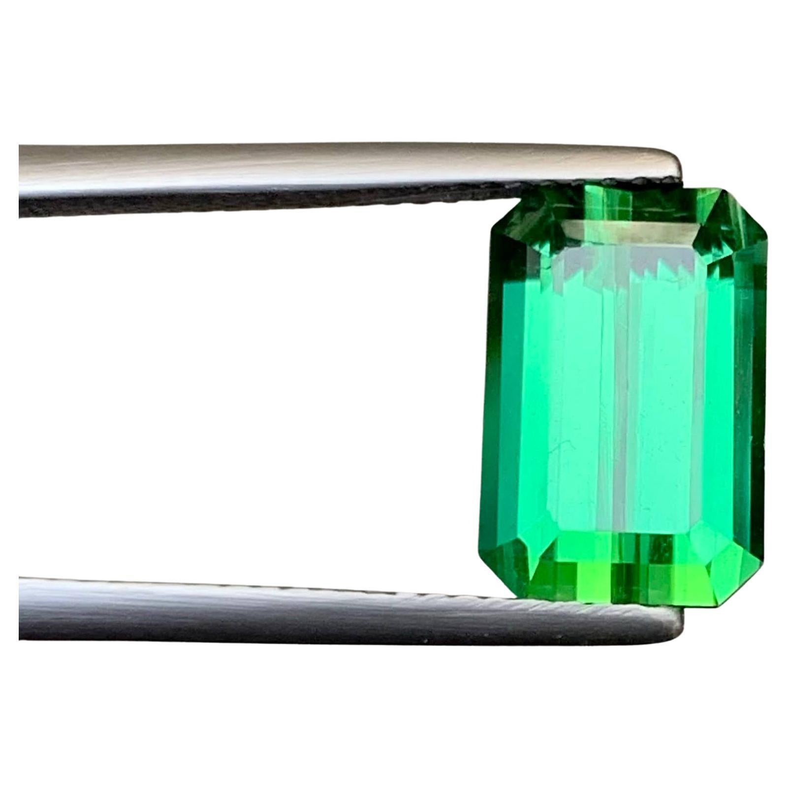 4.75 carati di qualità naturale sfusa di tormalina verde taglio cuscino Gemma afgana in vendita