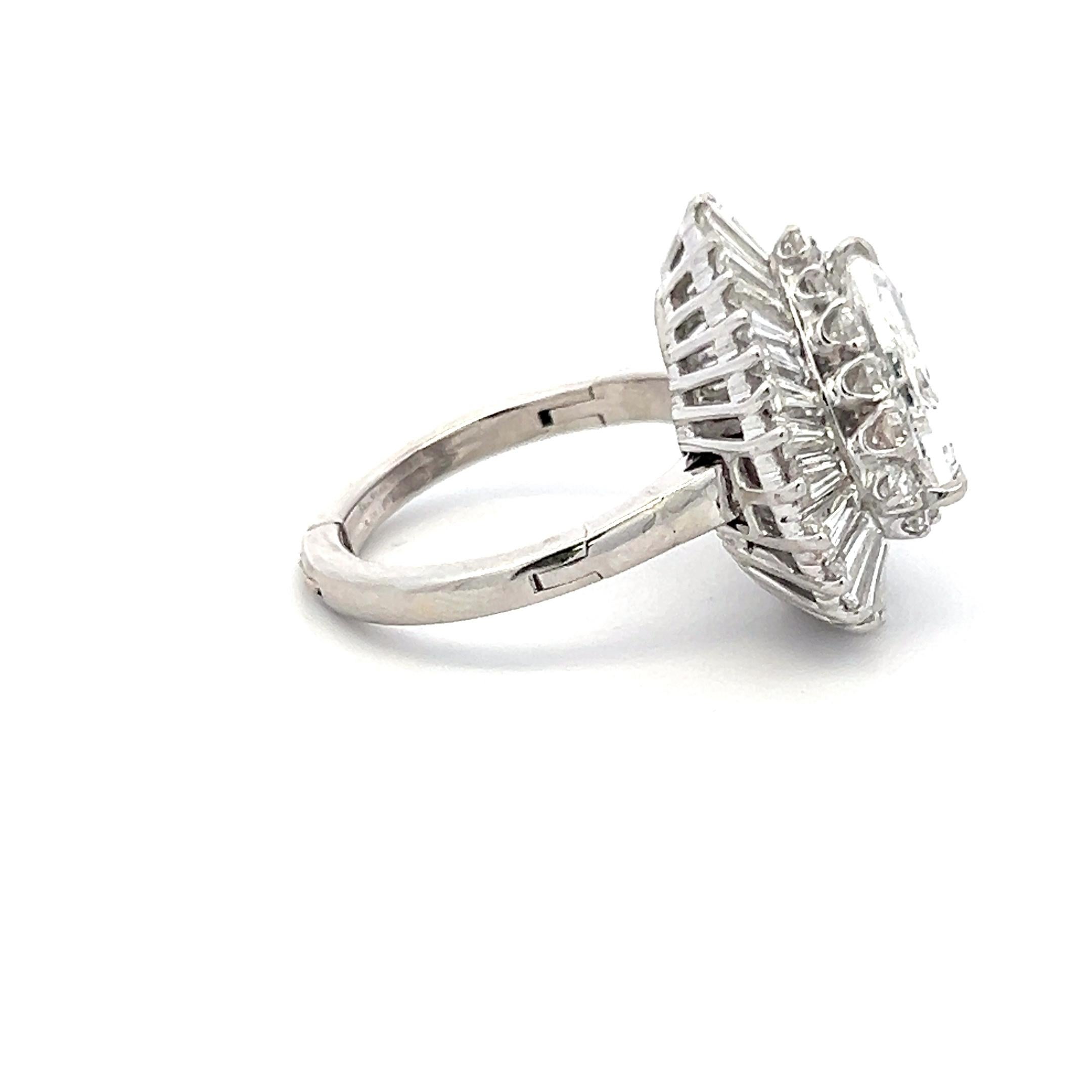 Titolo:
Anello Ballerina in platino da 4,75 carati con forma a baguette G SI1 e diamante triangolare G SI1
Stile:
Ballerina
Metallo:
Platino
Gemma 1:
Diamante da 2,25 carati
Numero di pietre:
1
Colore:
G
Chiarezza:
SI1
Forma:
Forma