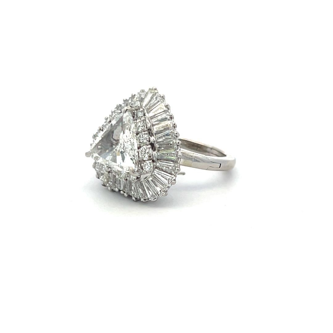 Anello Ballerina in platino con diamanti triangolari e baguette da 4,75 carati in vendita 1