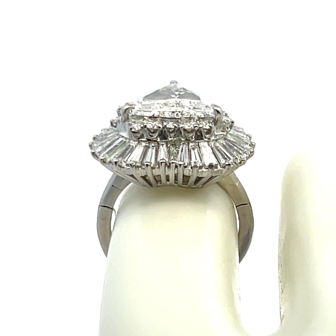 Anello Ballerina in platino con diamanti triangolari e baguette da 4,75 carati in vendita 4