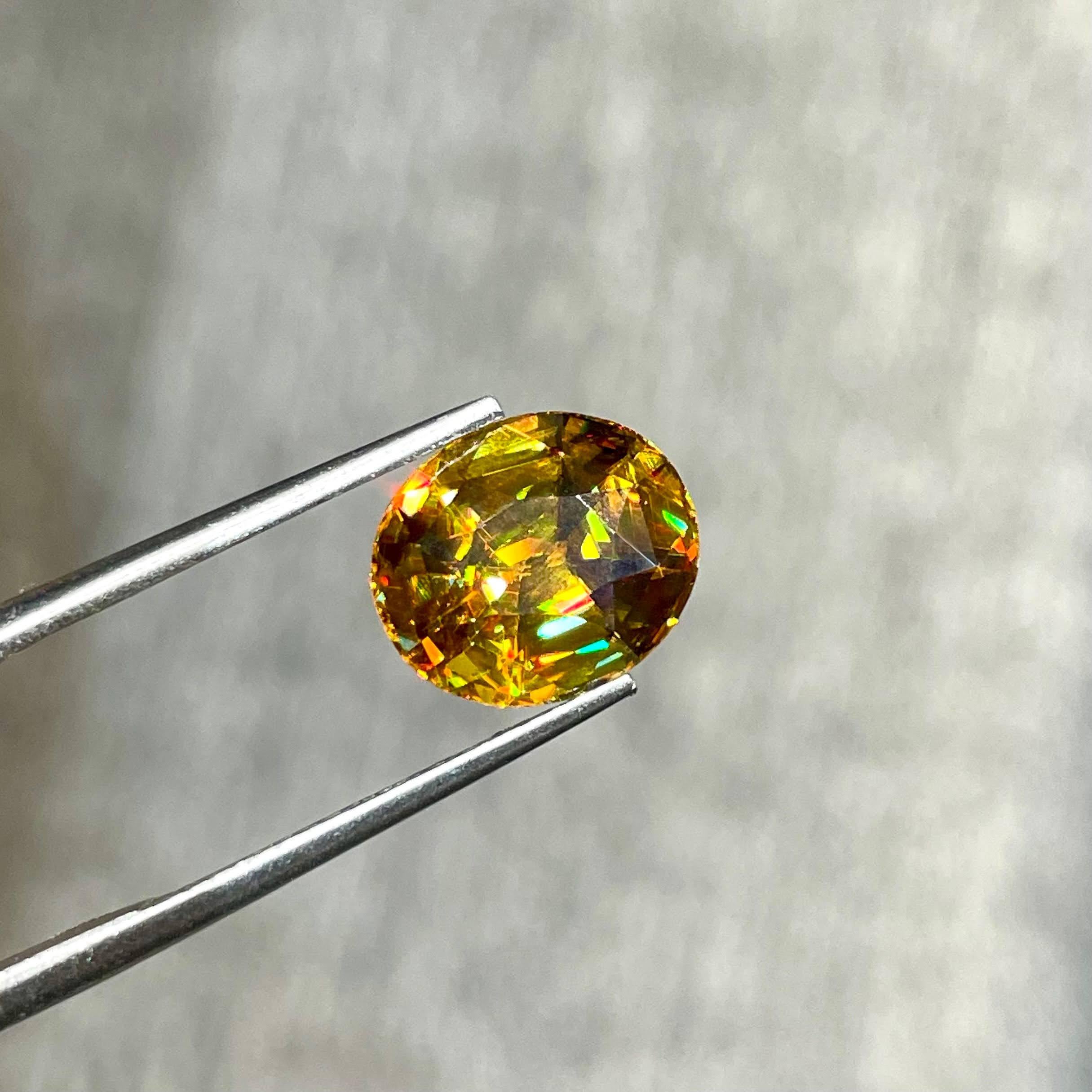 4,75 quilates Piedra de esfena suelta de calidad superior con forma ovalada Piedra preciosa de Madagascar Corte oval en venta