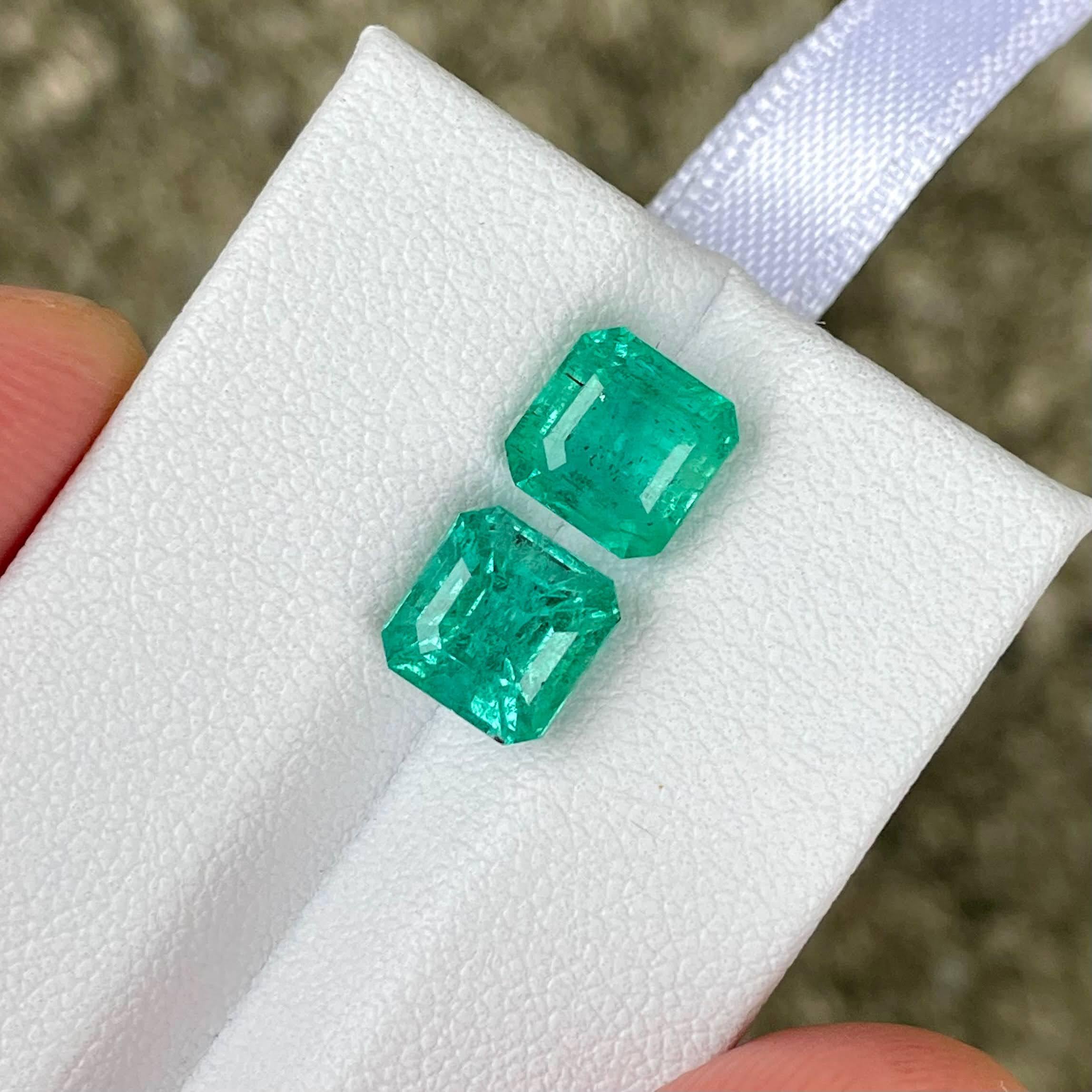 Women's or Men's 4.75 carats Green Emerald Pair Asscher Cut Natural Zambian Gemstone For Sale