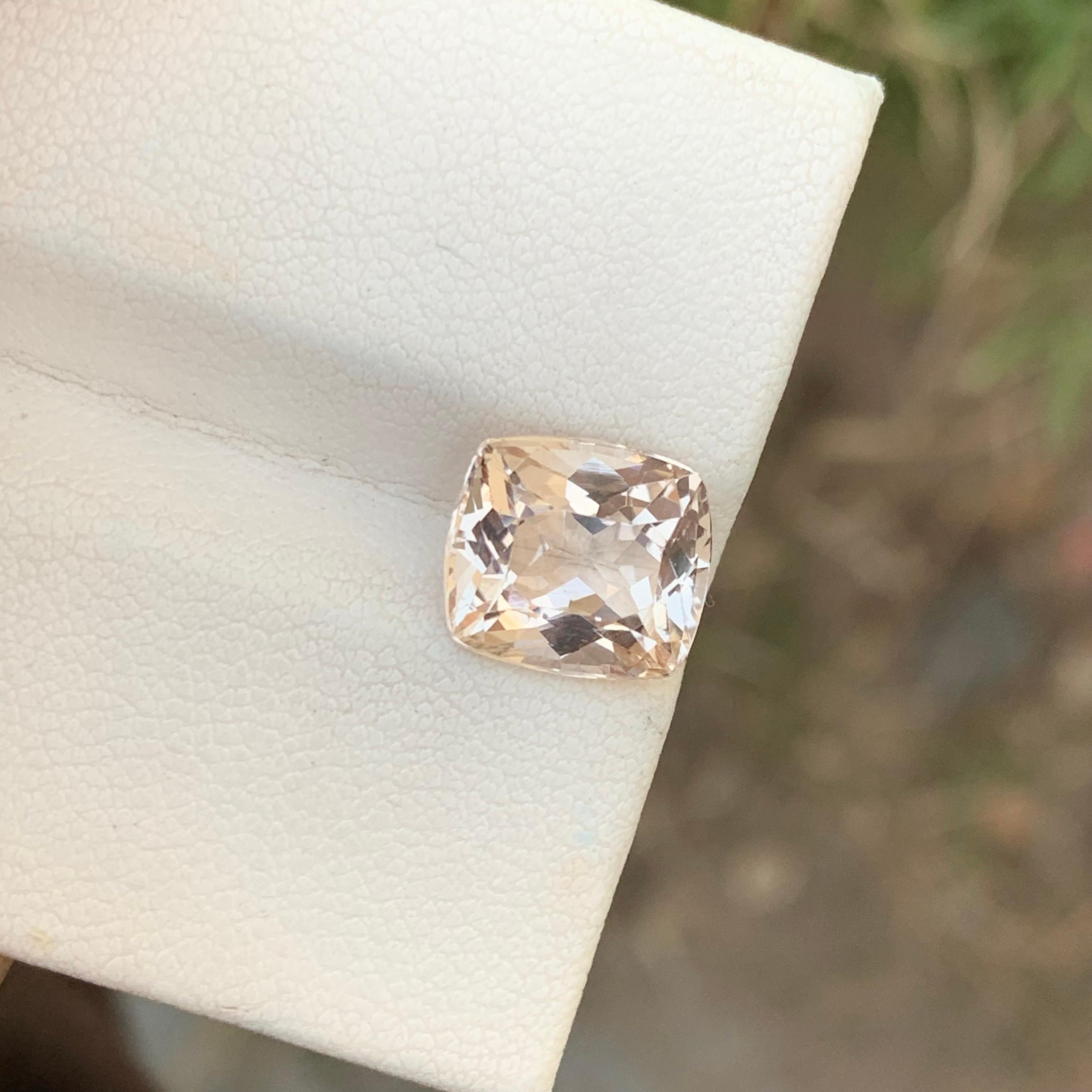 4.75 Carats Natural Light Golden Loose Topaz Brilliant Cut For Sale 5