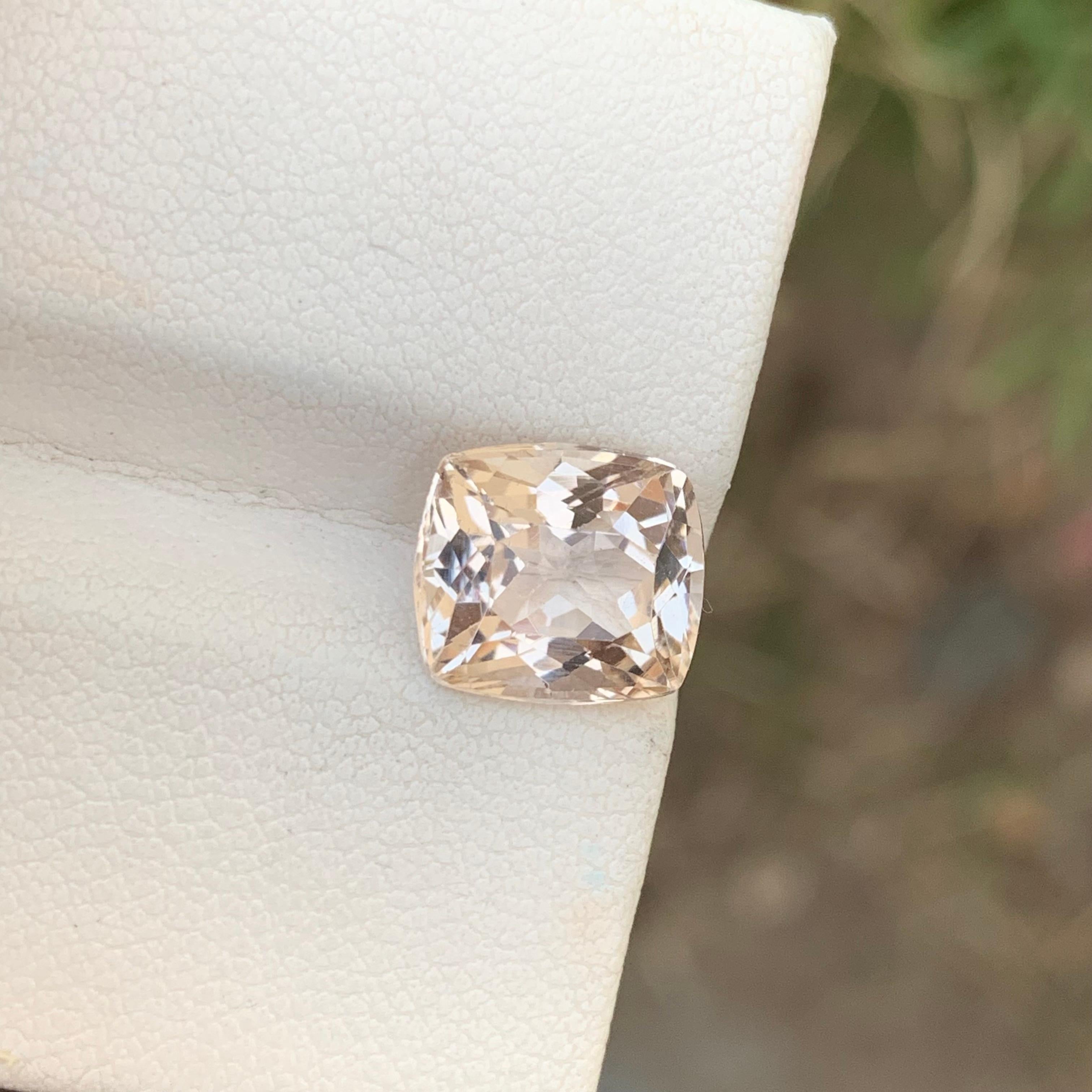 4.75 Carats Natural Light Golden Loose Topaz Brilliant Cut For Sale 7