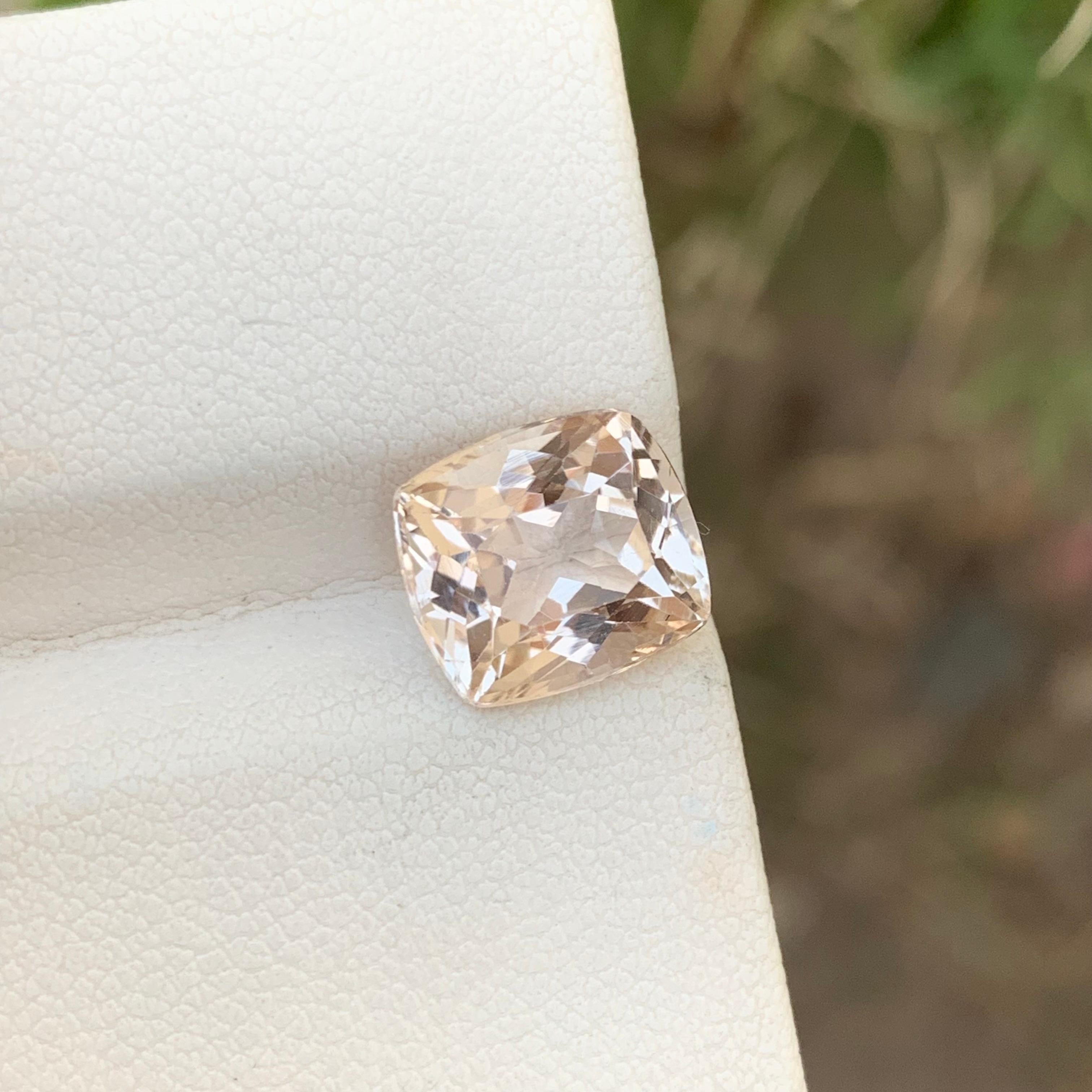 4.75 Carats Natural Light Golden Loose Topaz Brilliant Cut For Sale 8