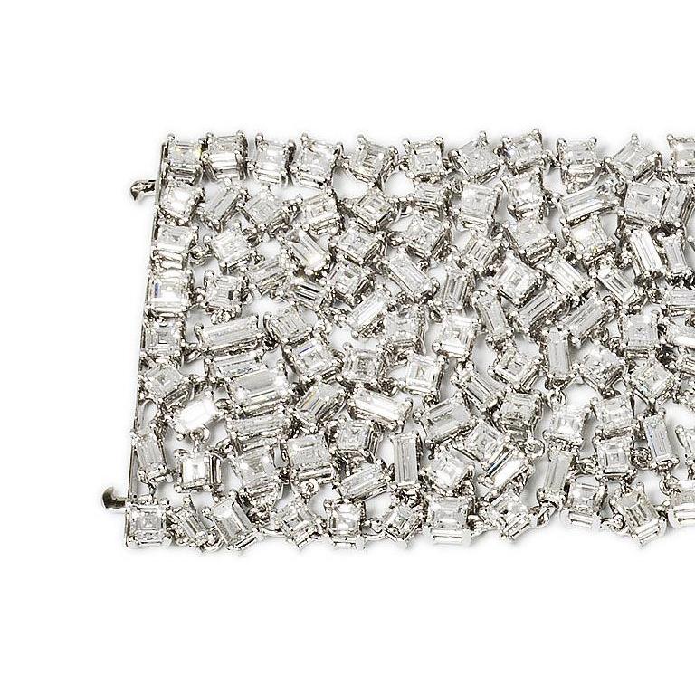 47.58 Carat Mixed Cut White Diamond White Gold Bracelet In New Condition For Sale In Geneva, CH