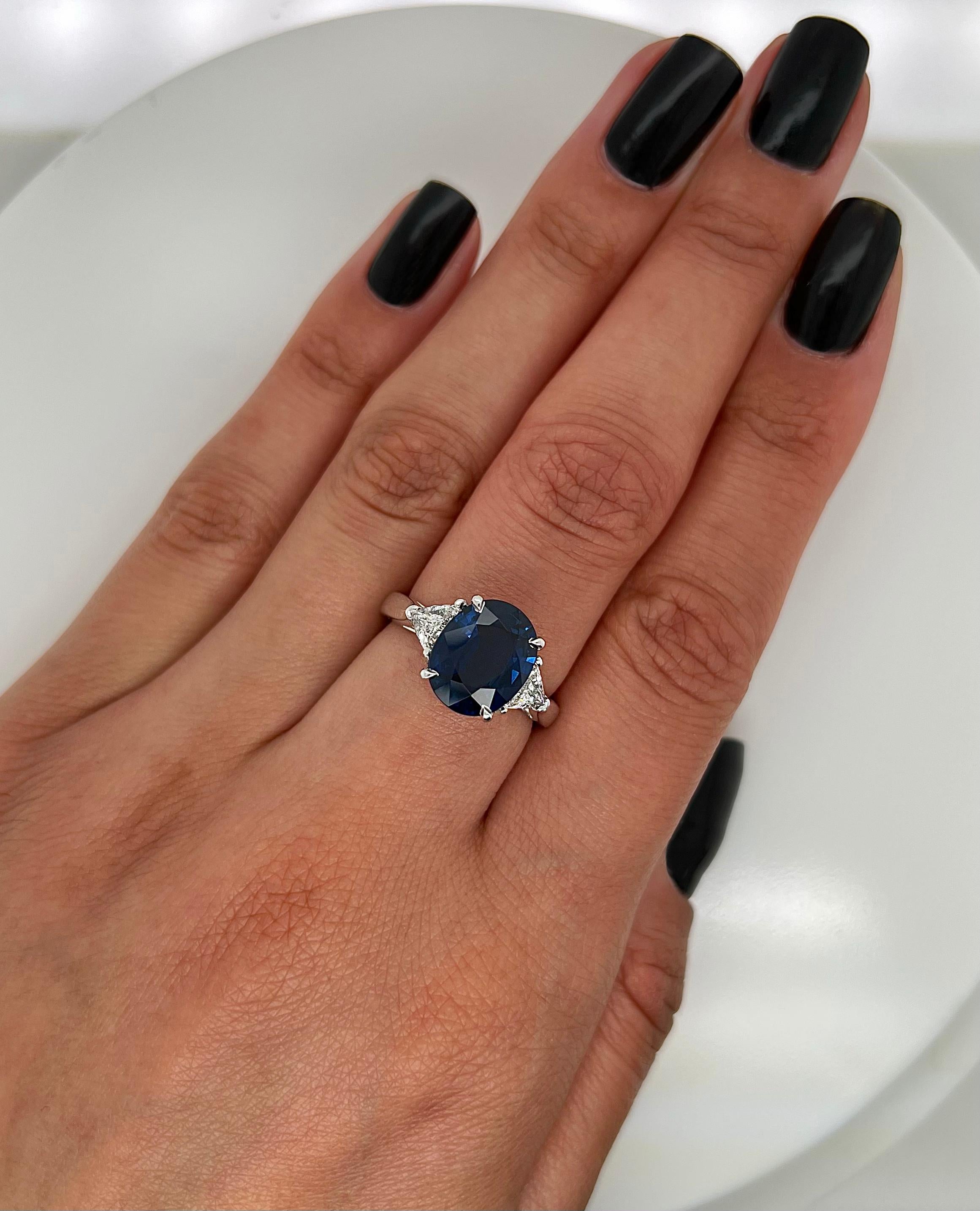 4.75 Total Carat Sapphire and Diamond Three Stone Ladies Ring GIA In New Condition For Sale In New York, NY